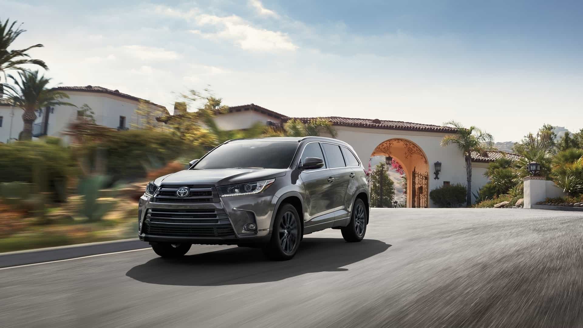 Lease a 2019 Toyota Highlander near Colorado Springs CO