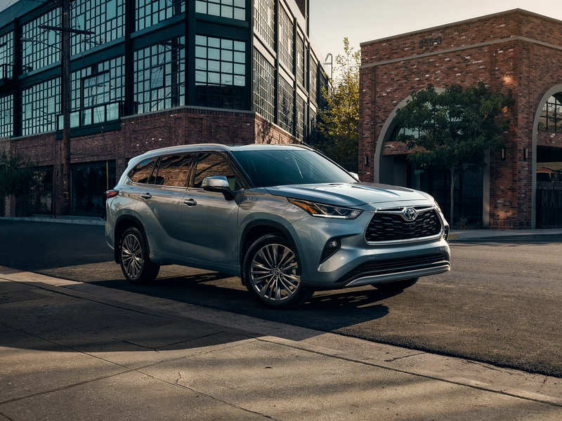 Pueblo Toyota - Compare the 2021 Toyota Highlander vs 2021 Ford Explorer near Florence CO