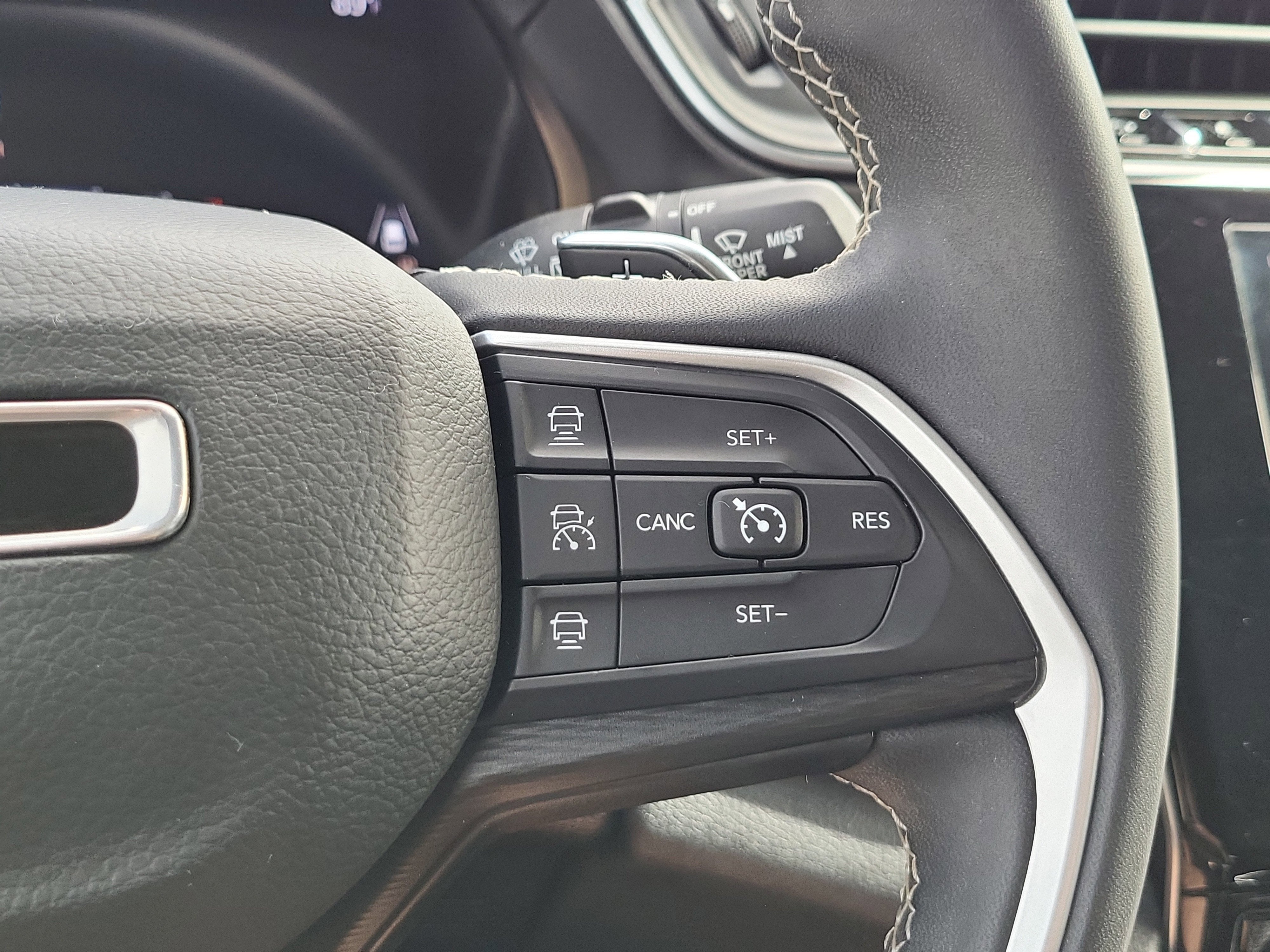 2023 Jeep Grand Cherokee L Laredo