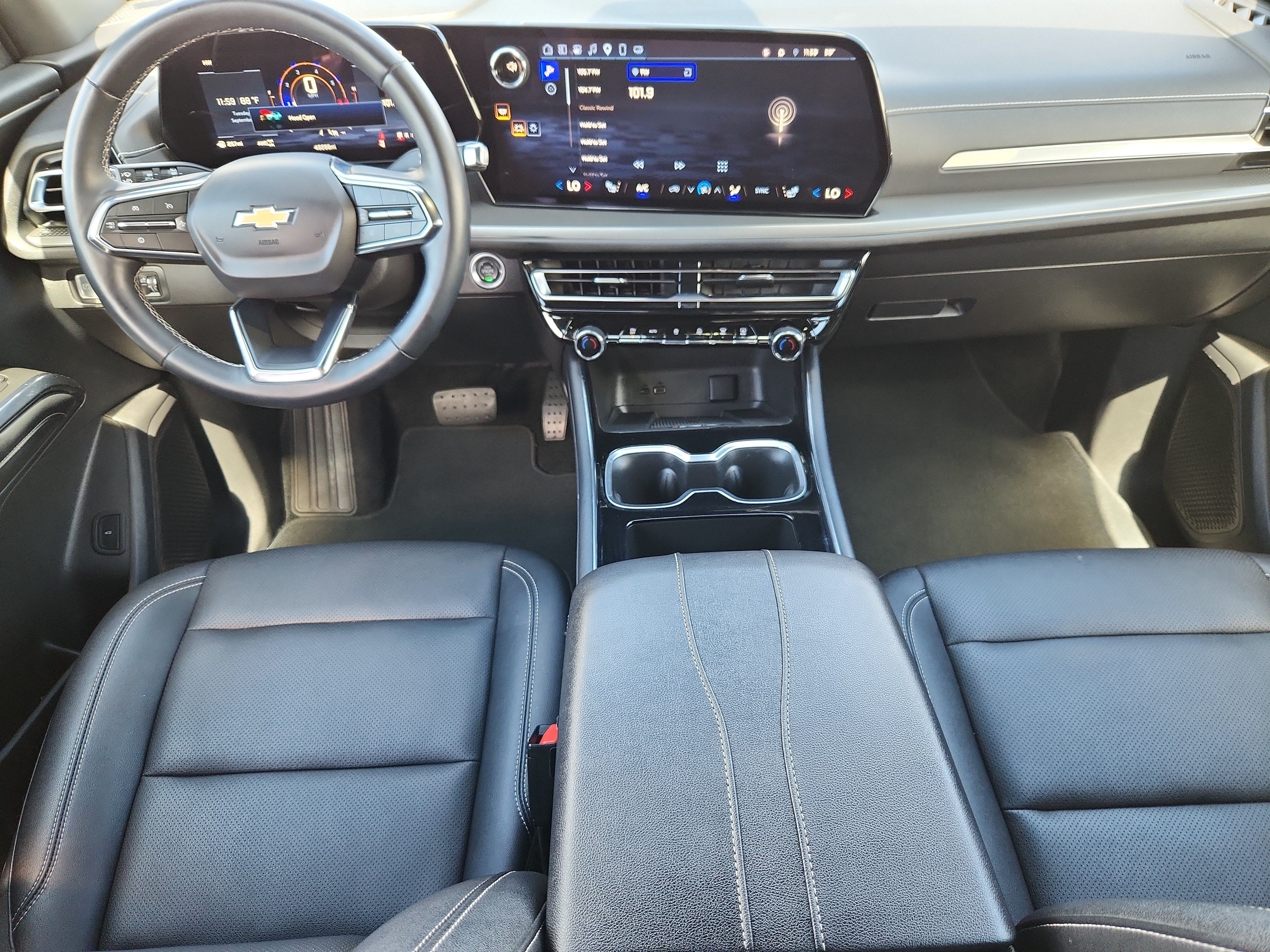 2025 Chevrolet Traverse AWD LT