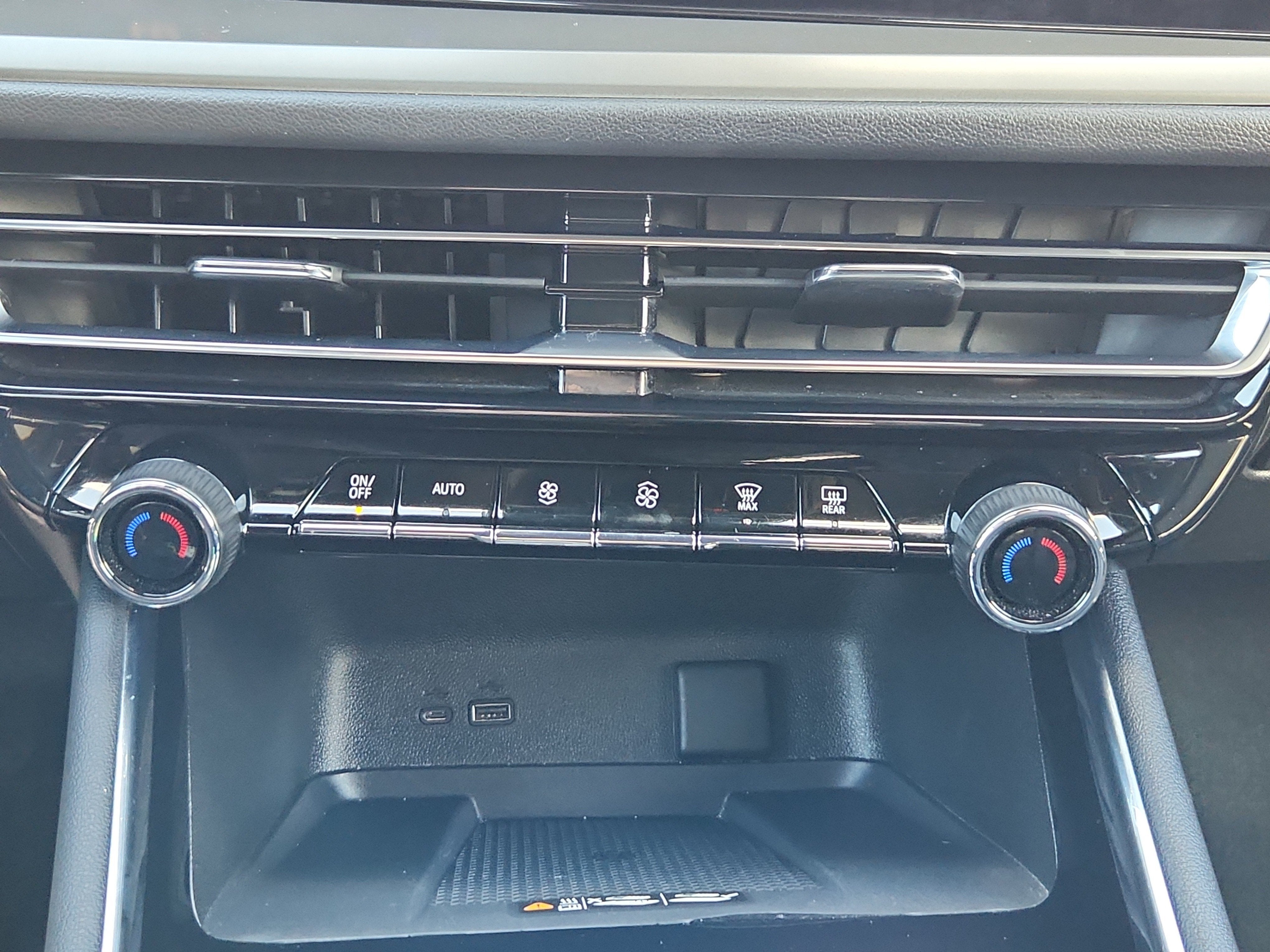 2025 Chevrolet Traverse AWD LT