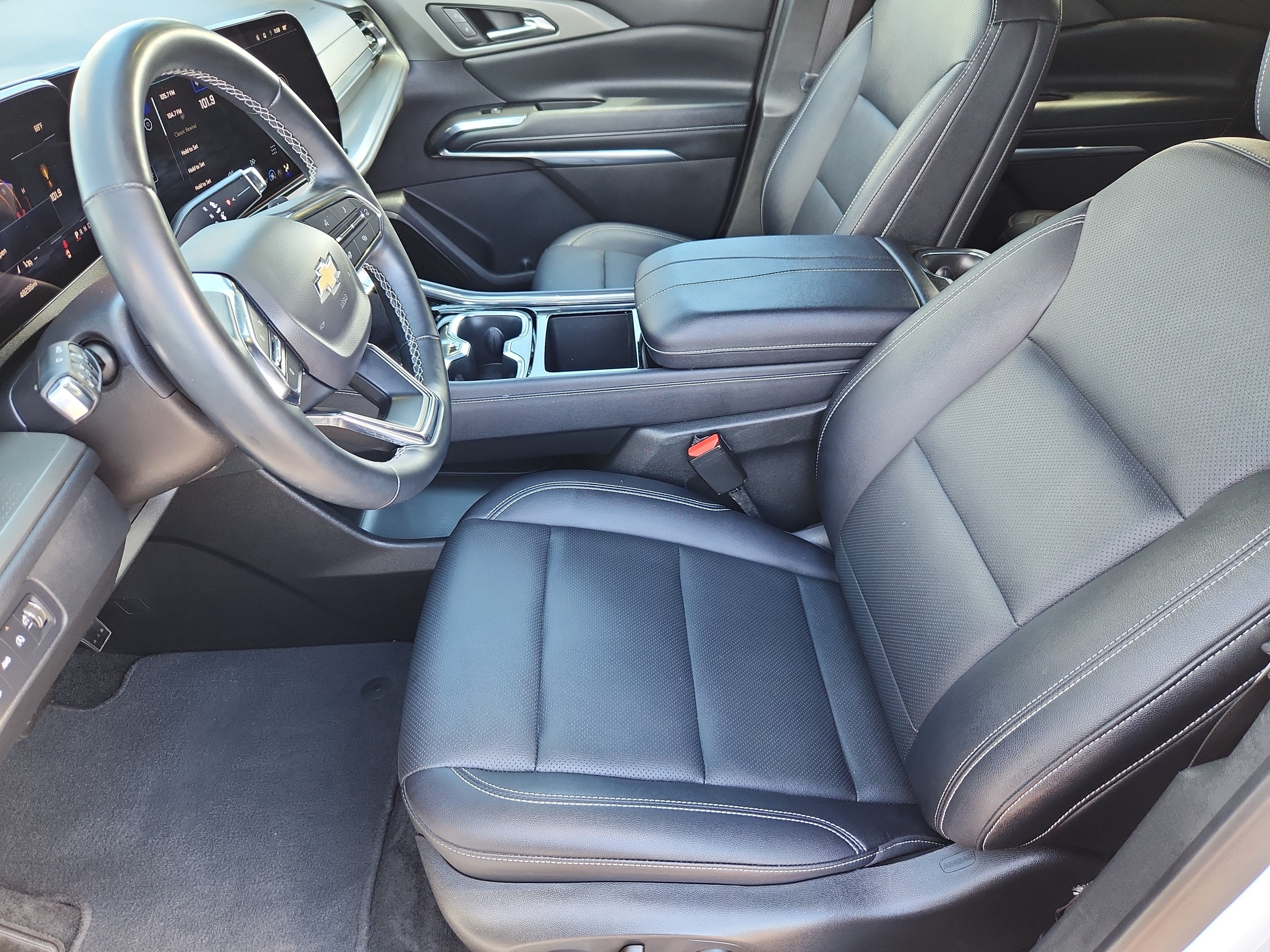2025 Chevrolet Traverse AWD LT