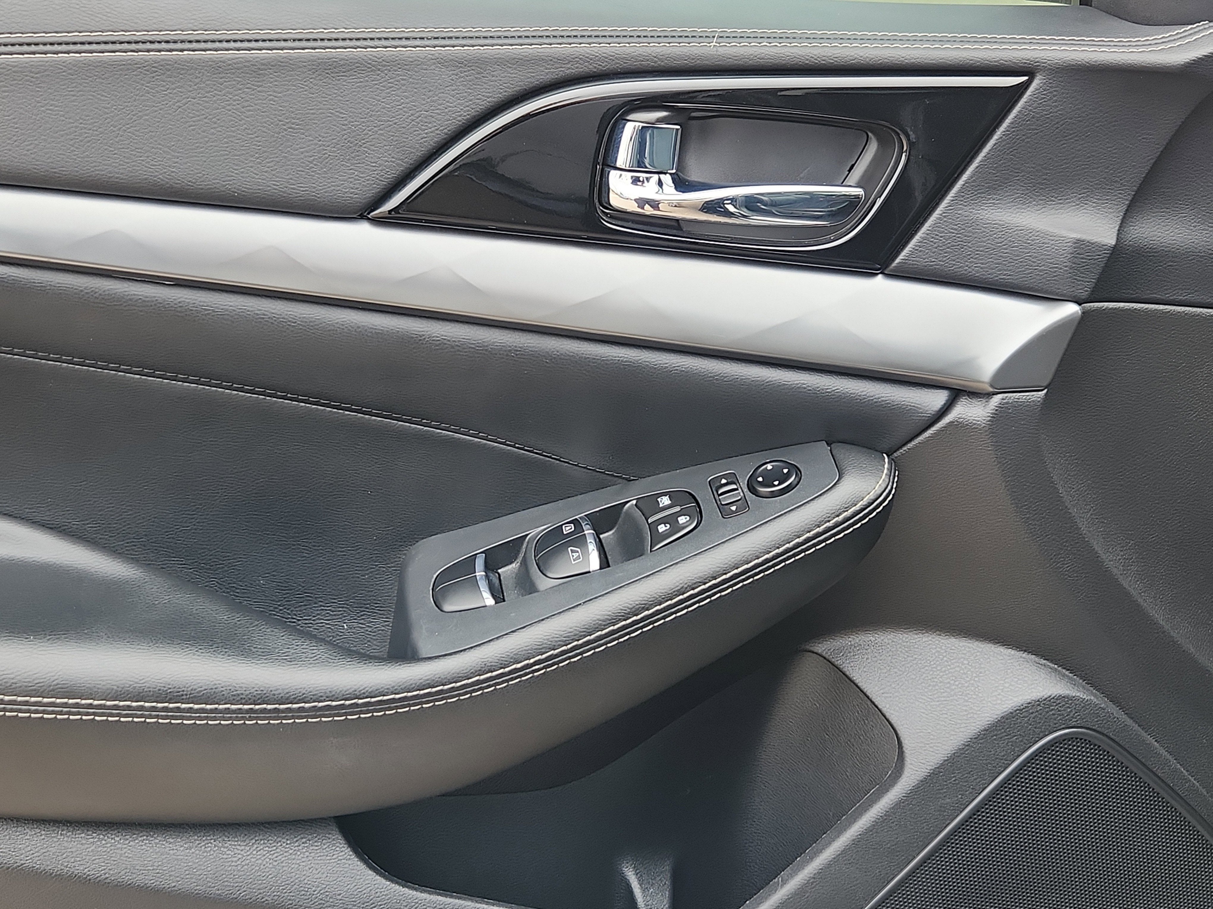 2023 Nissan Maxima SV