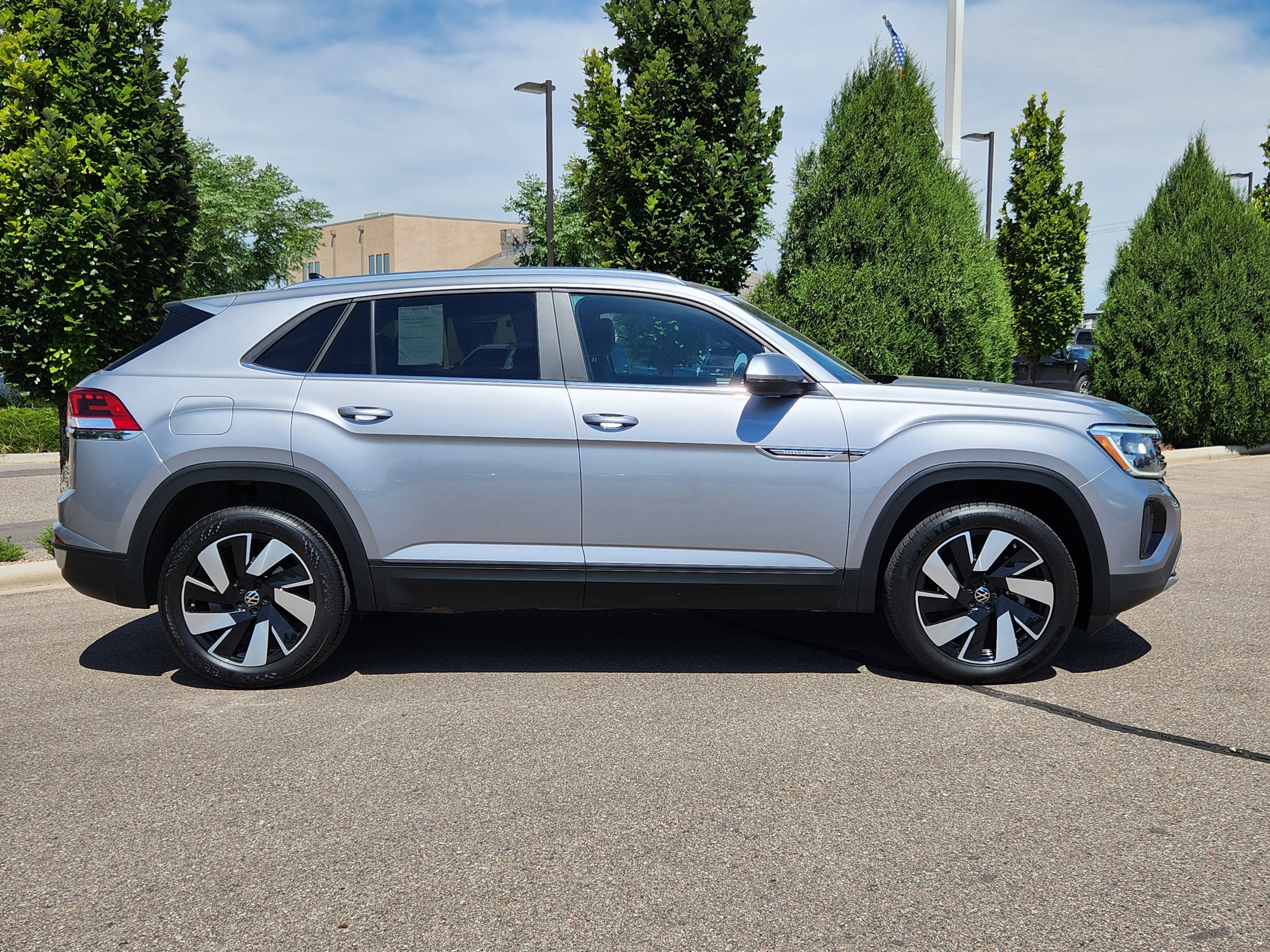 2024 Volkswagen Atlas Cross Sport 2.0T SE w/Technology