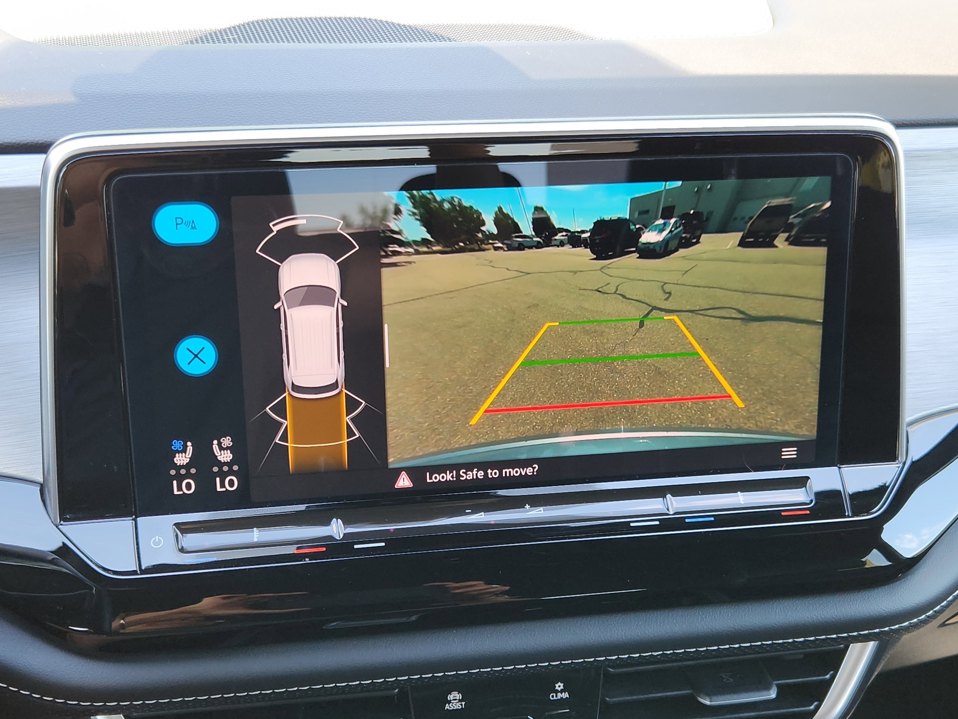 2024 Volkswagen Atlas Cross Sport 2.0T SE w/Technology