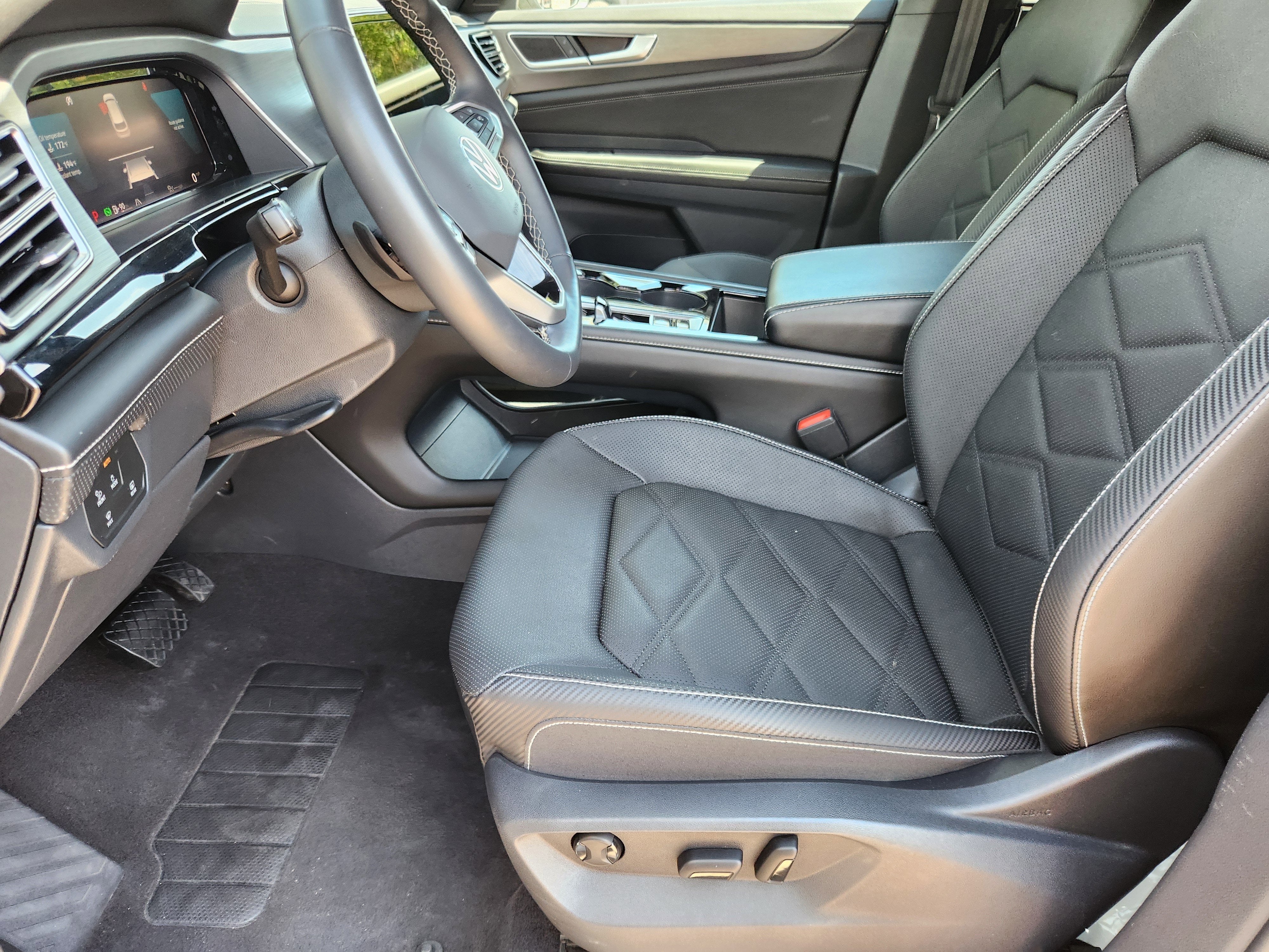 2024 Volkswagen Atlas Cross Sport 2.0T SE w/Technology