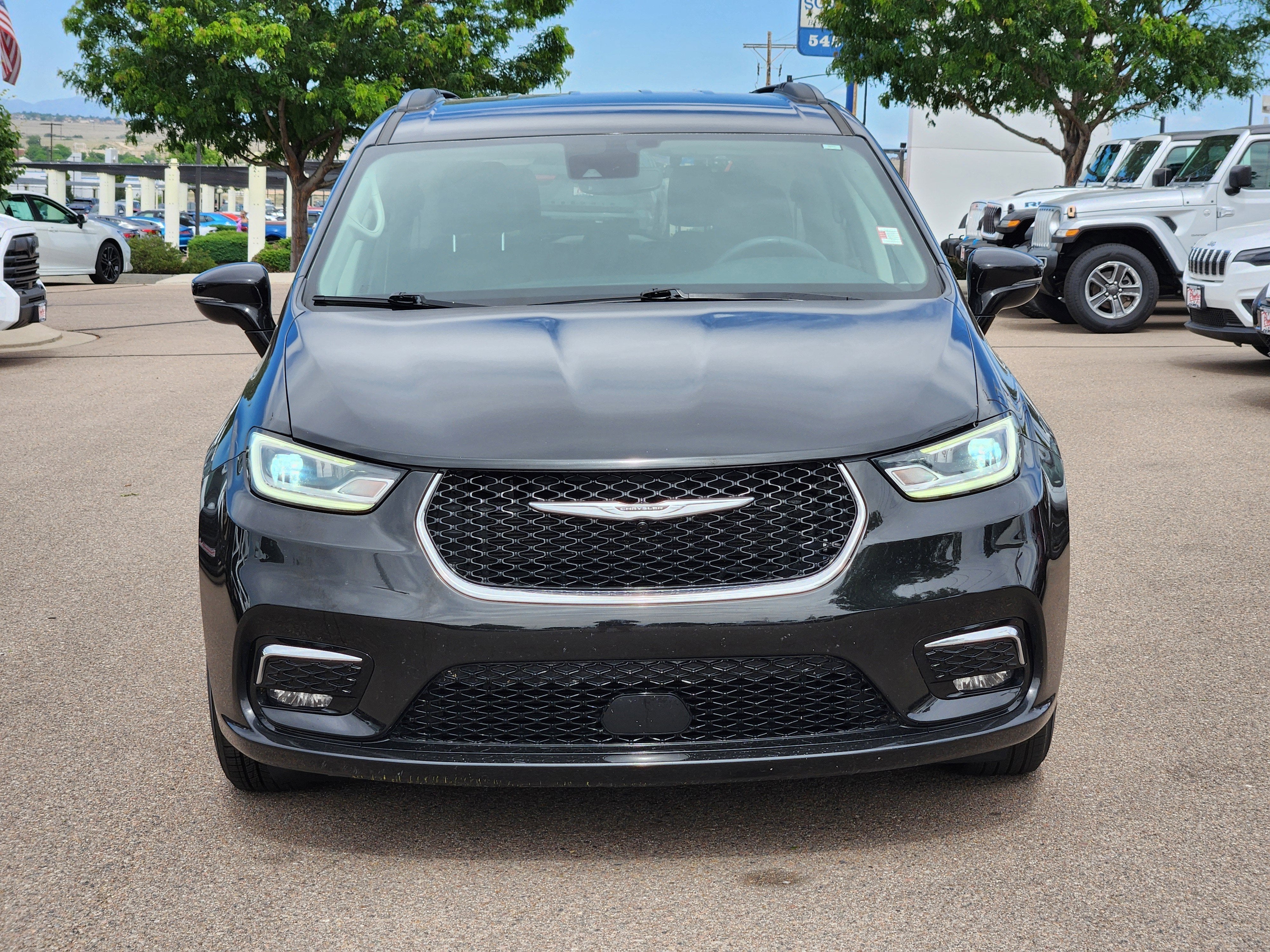 2022 Chrysler Pacifica Touring L
