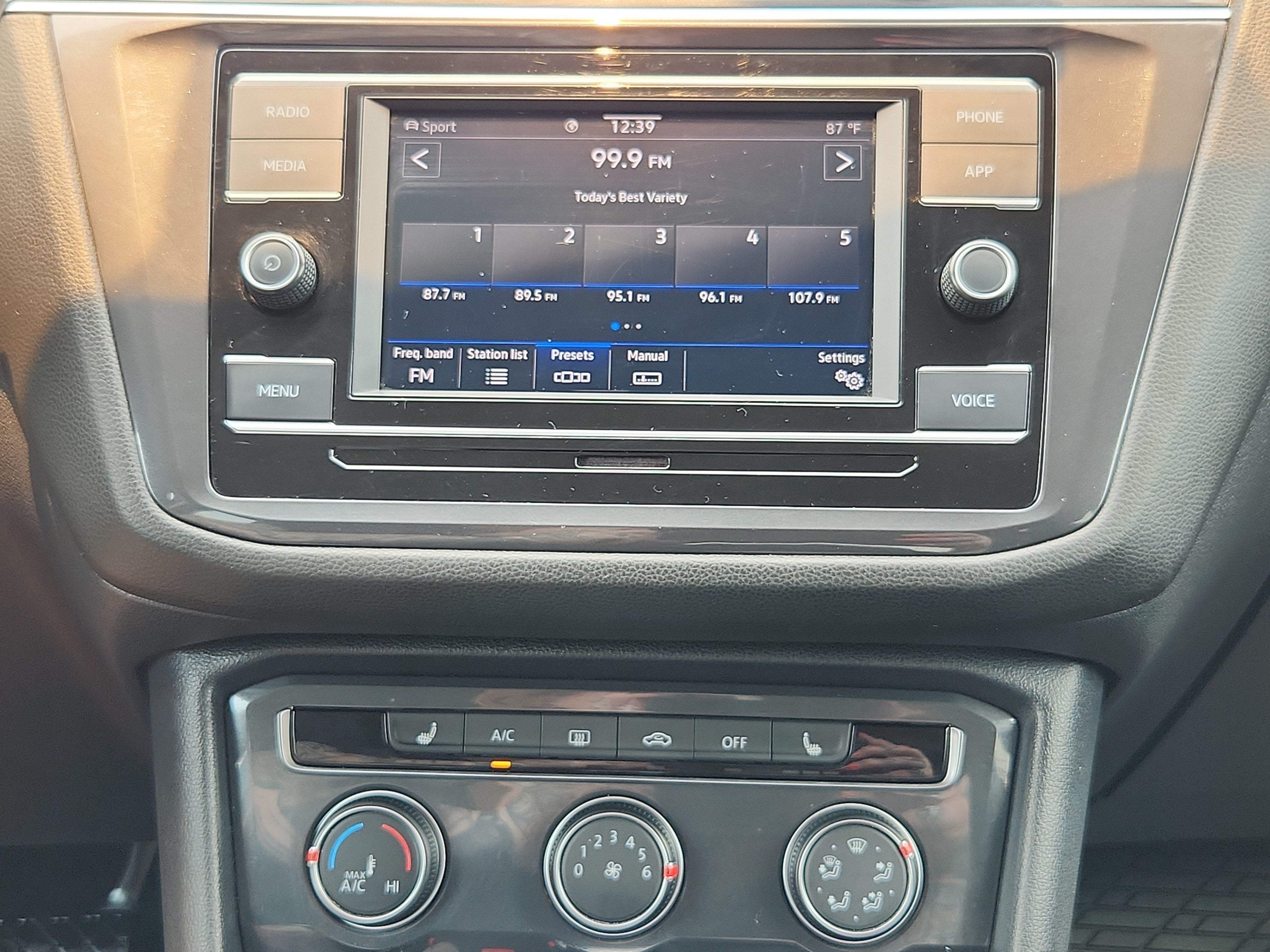 2022 Volkswagen Tiguan S