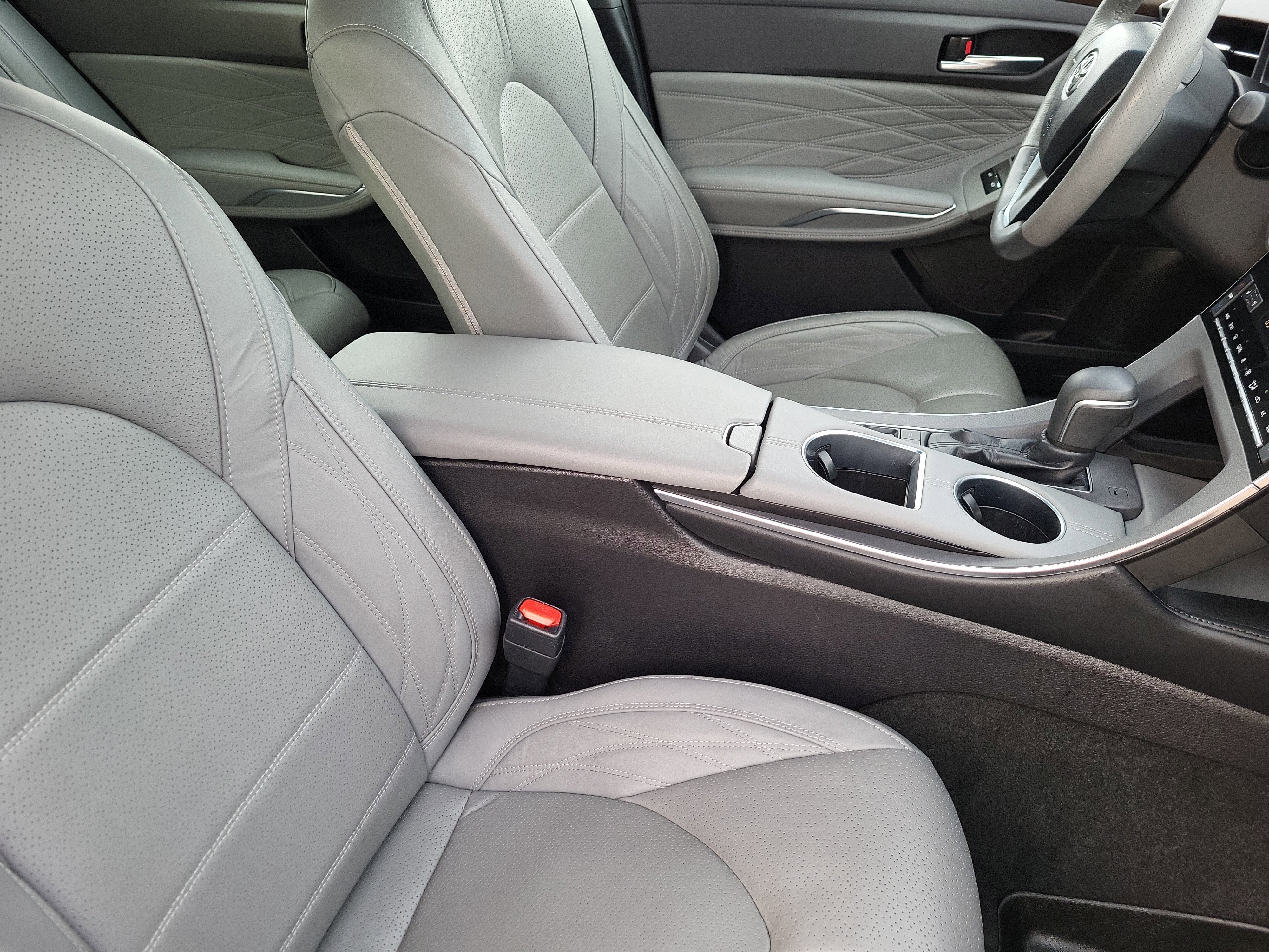 2019 Toyota Avalon Hybrid Limited