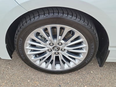 2019 Toyota Avalon Hybrid Limited