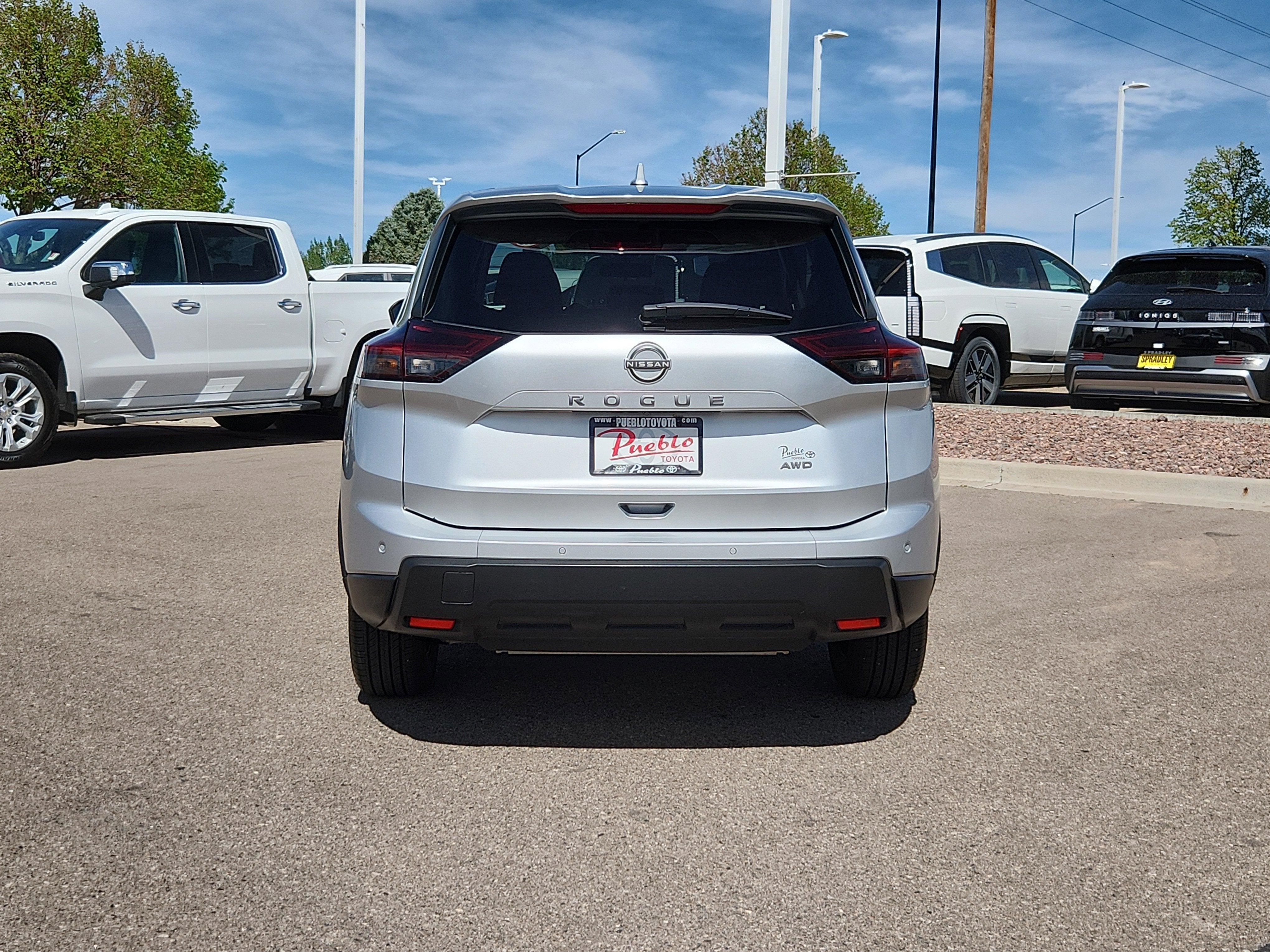 2025 Nissan Rogue SV