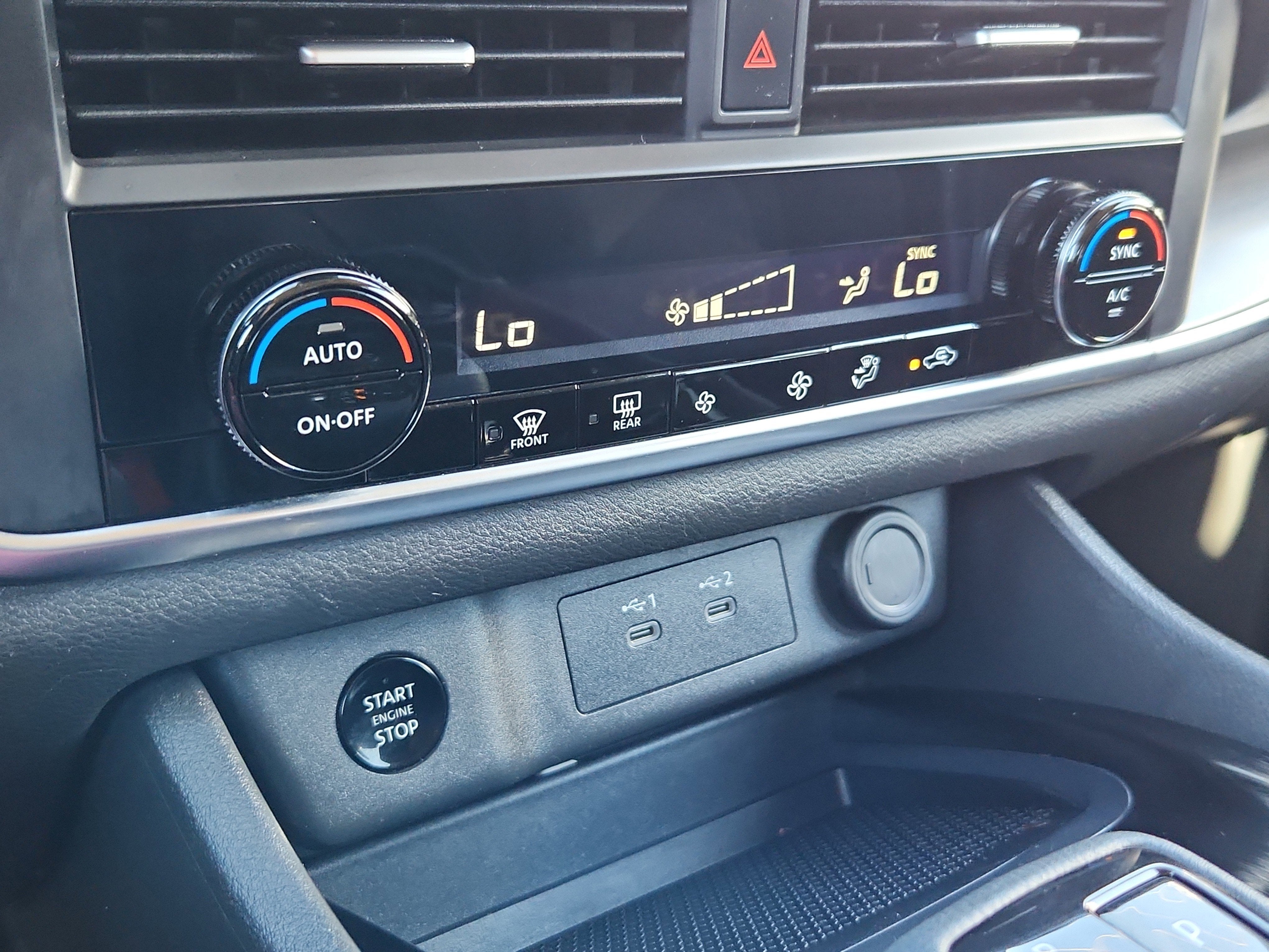 2025 Nissan Rogue SV