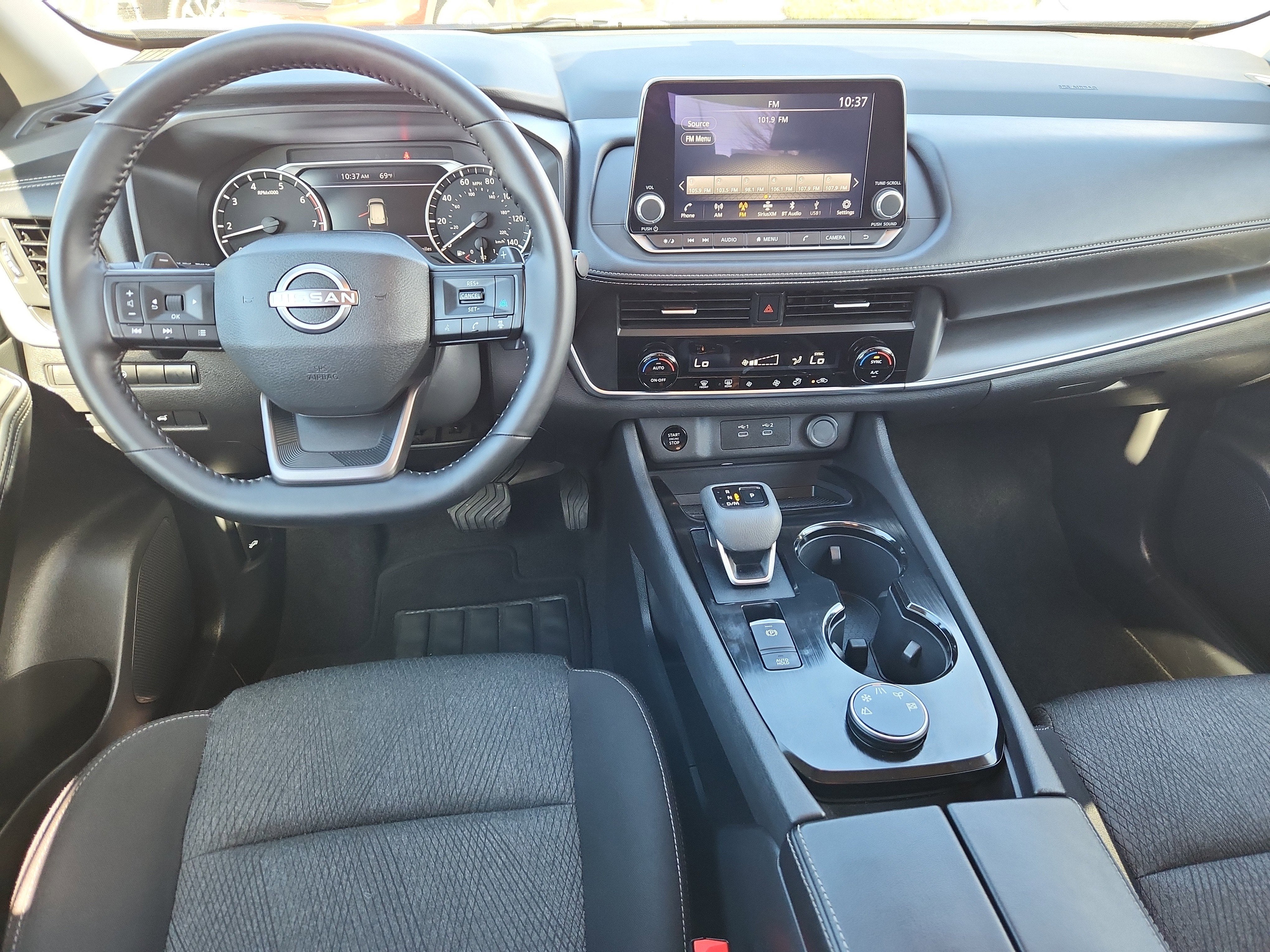 2025 Nissan Rogue SV