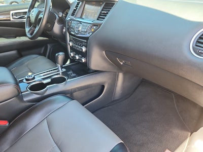 2020 Nissan Pathfinder SL