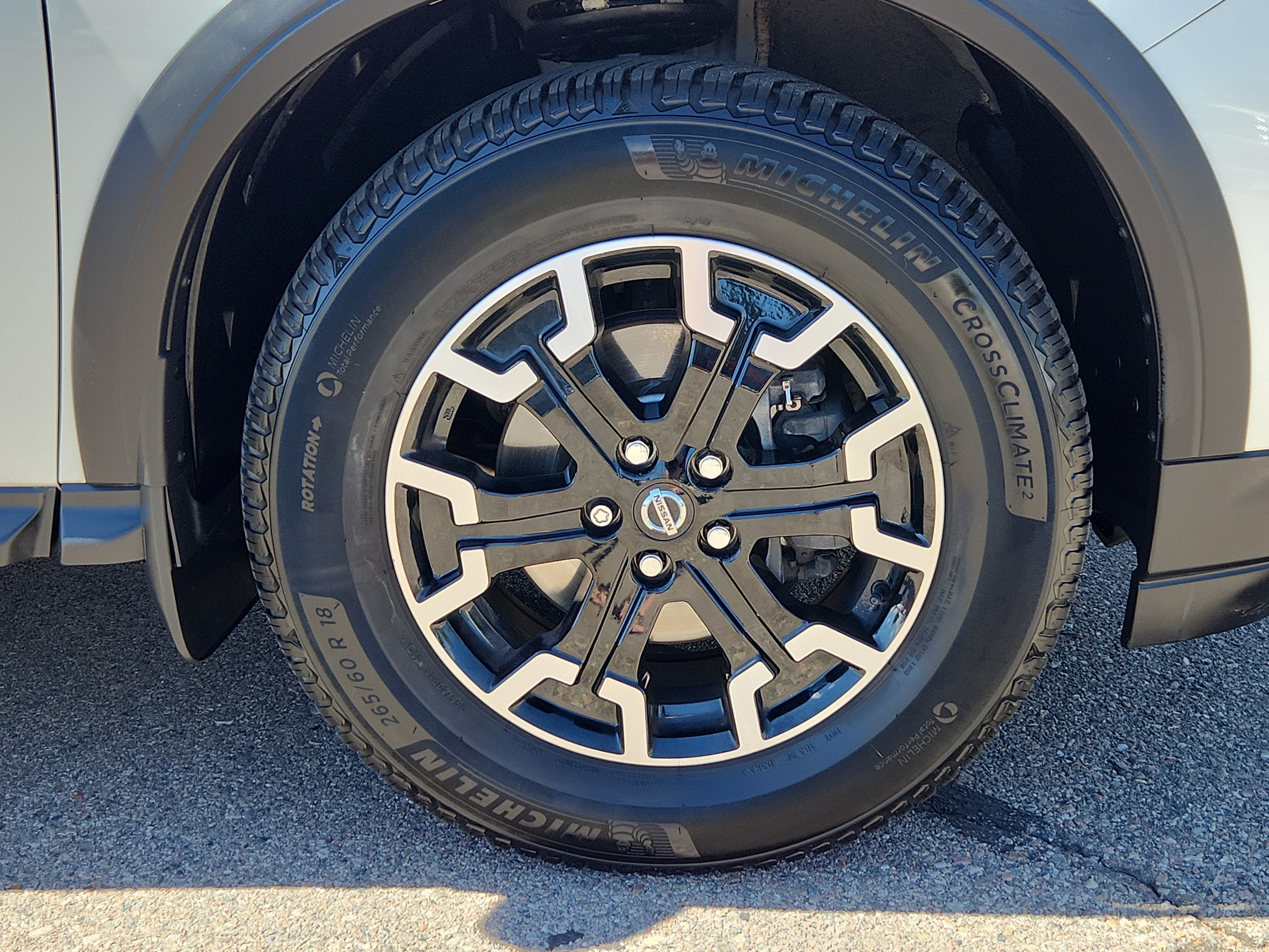 2020 Nissan Pathfinder SL