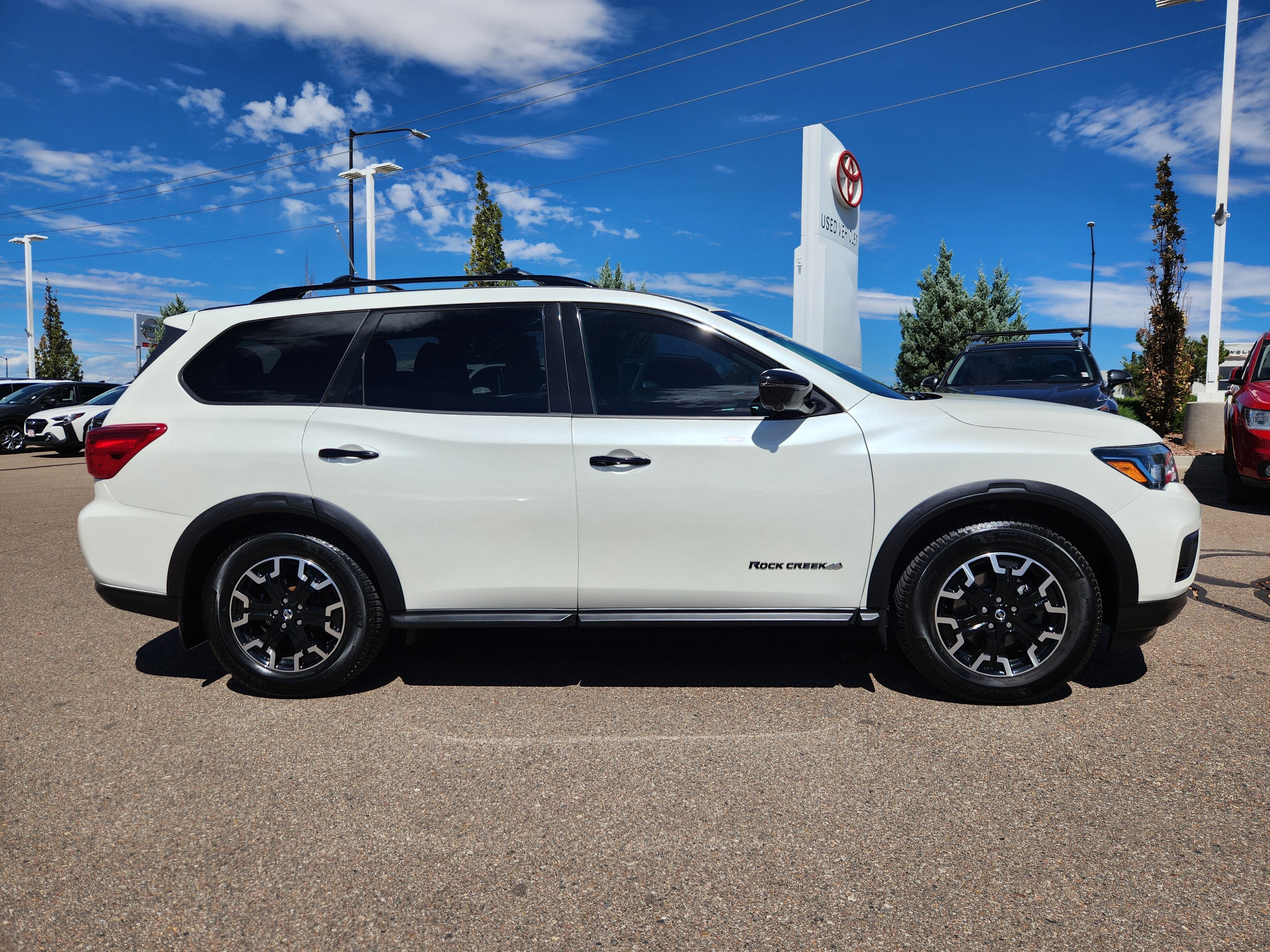 2020 Nissan Pathfinder SL