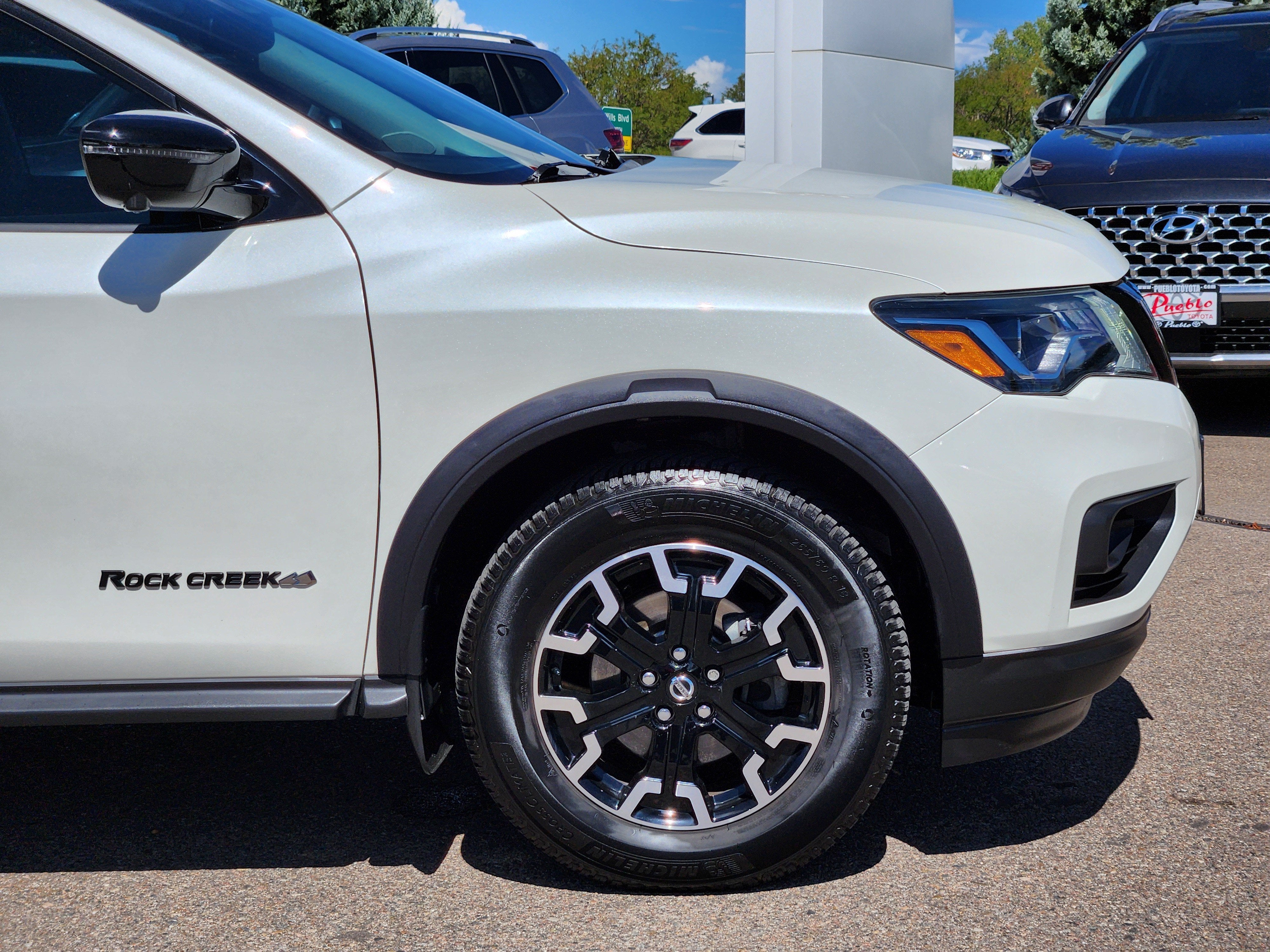 2020 Nissan Pathfinder SL