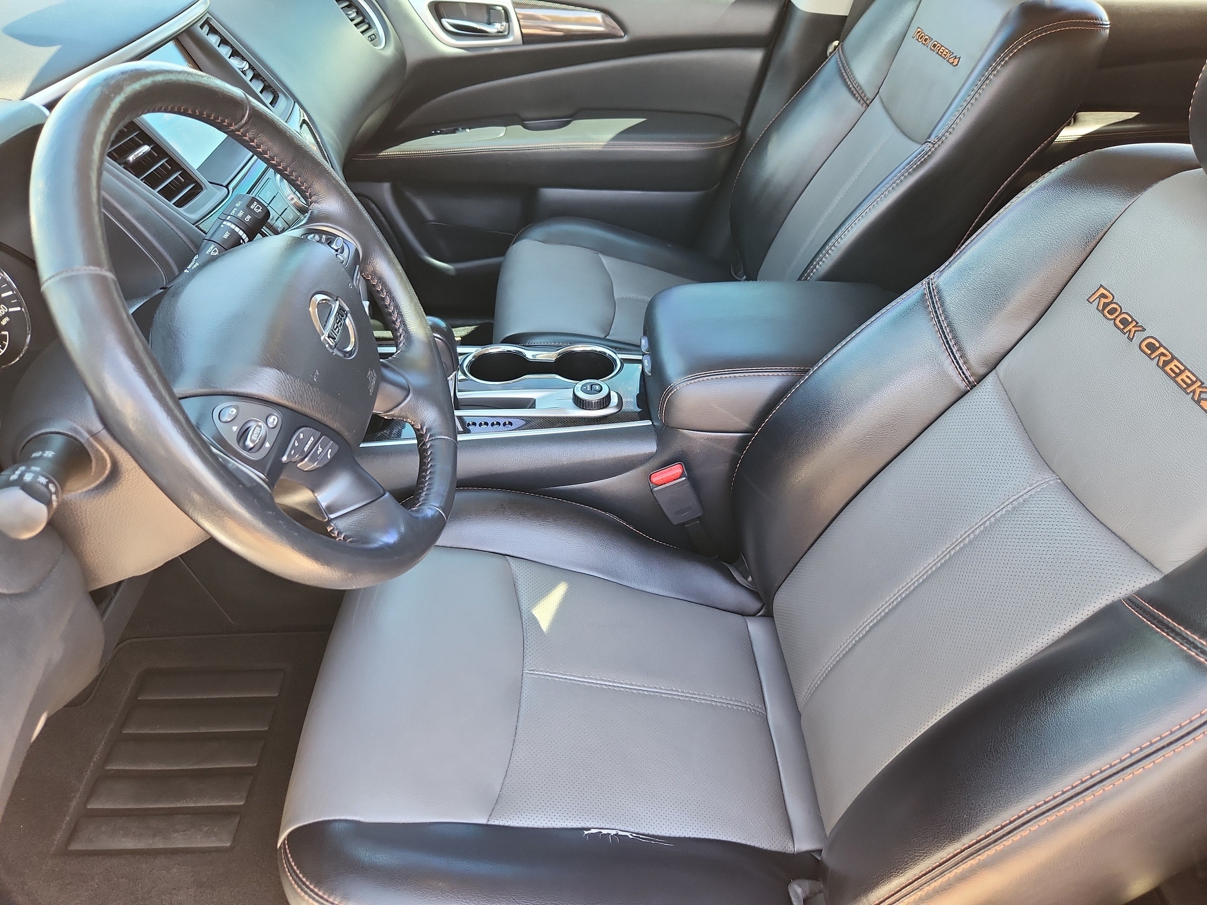 2020 Nissan Pathfinder SL