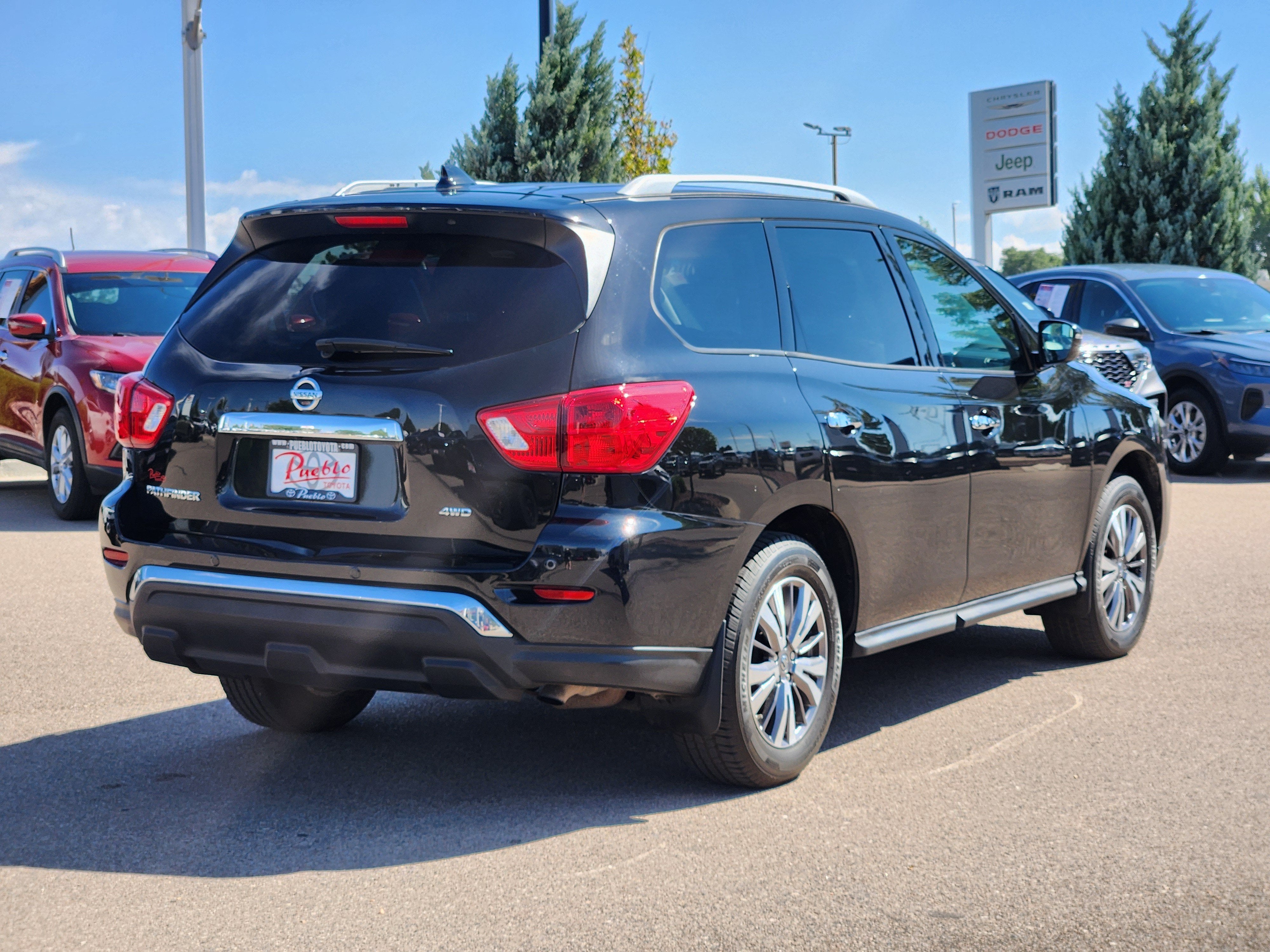 2019 Nissan Pathfinder S