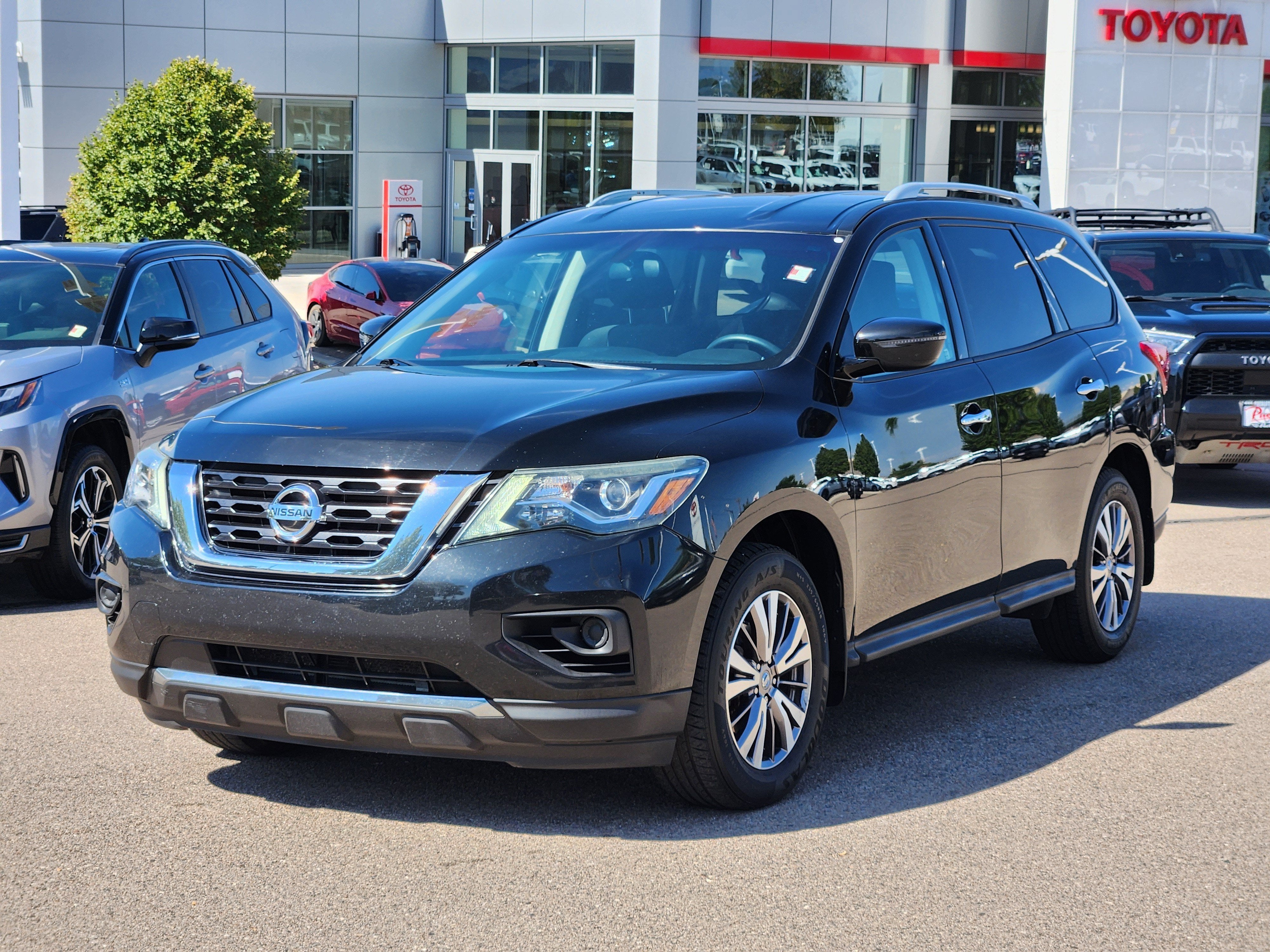 2019 Nissan Pathfinder S