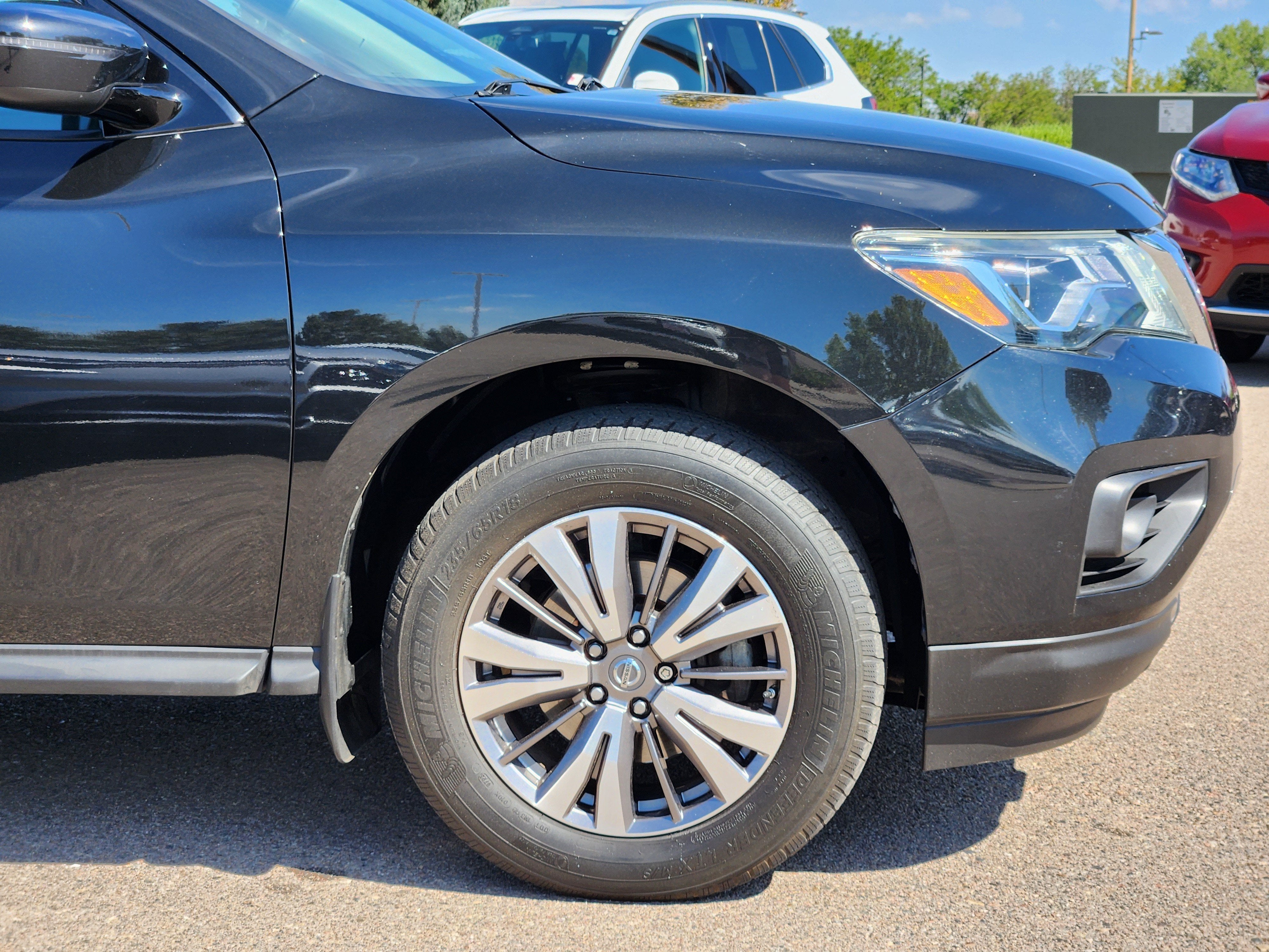 2019 Nissan Pathfinder S