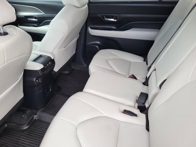 2024 Toyota Grand Highlander UP