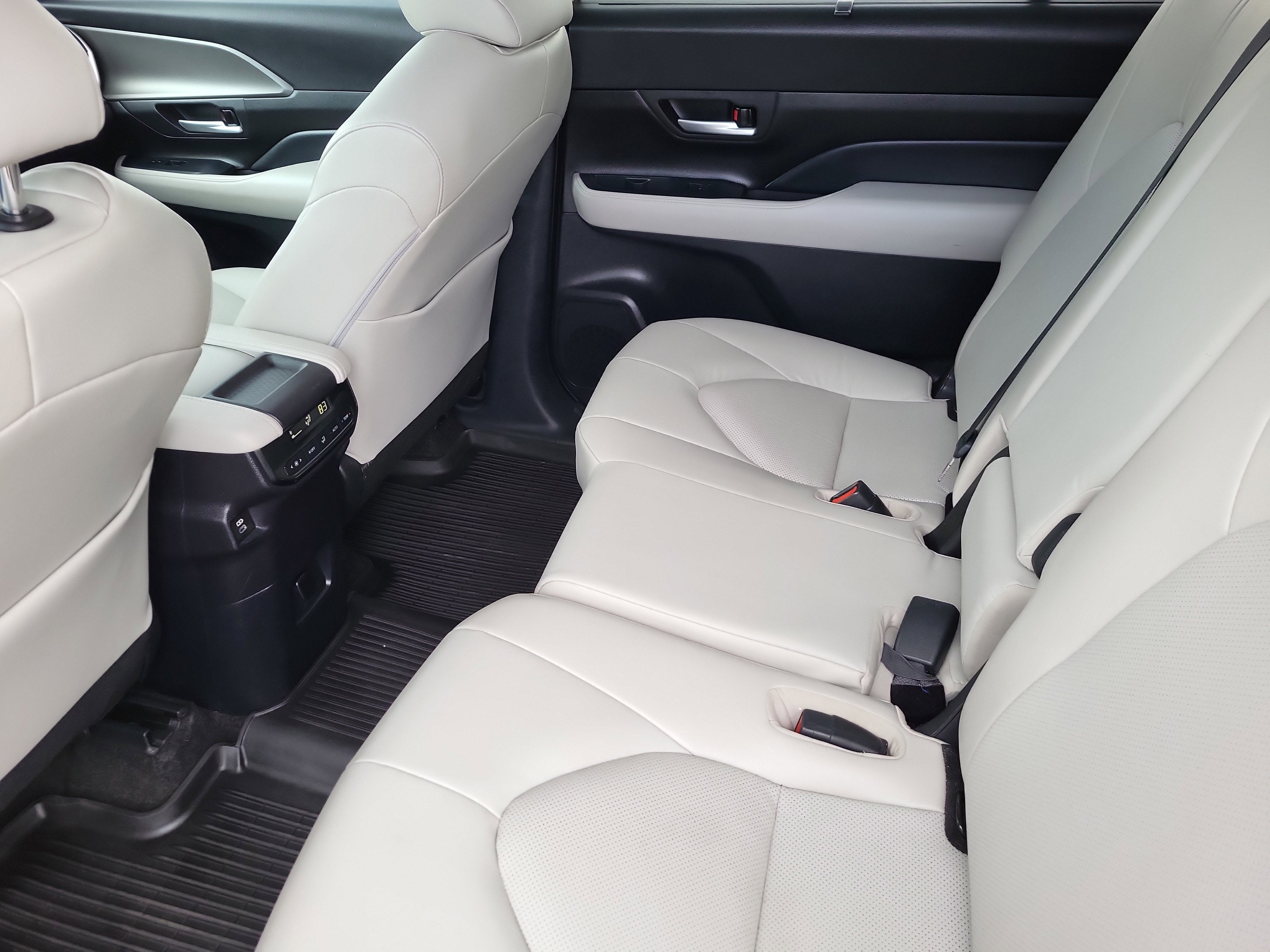 2024 Toyota Grand Highlander UP