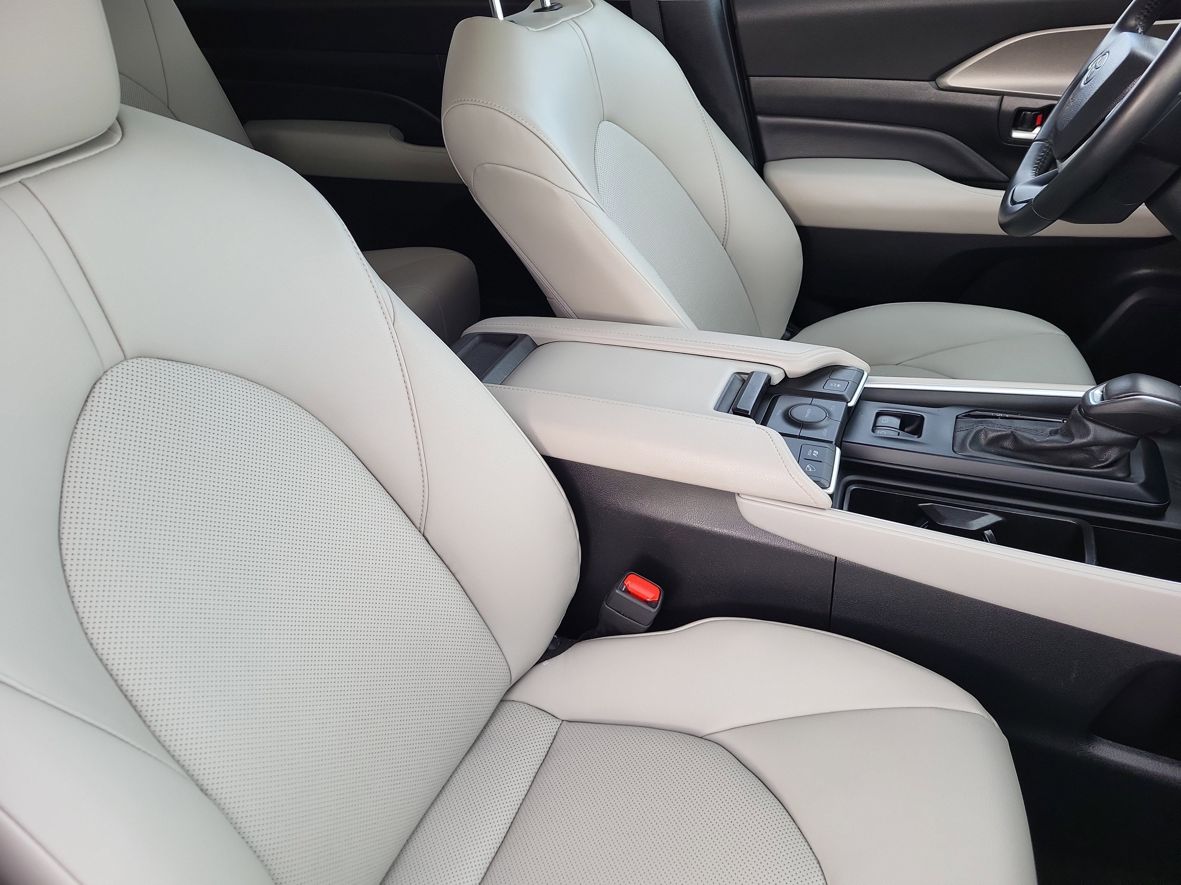 2024 Toyota Grand Highlander UP