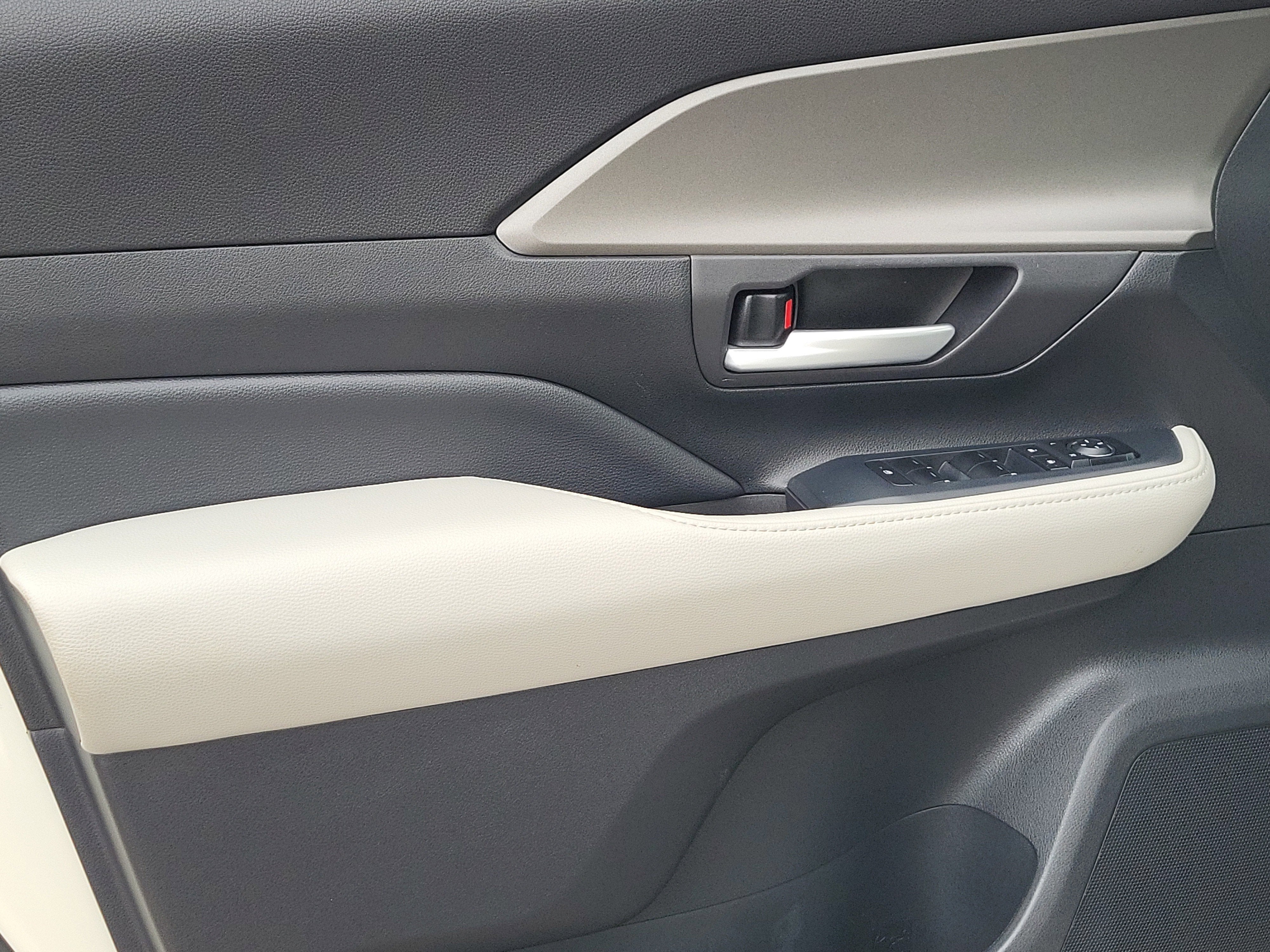 2024 Toyota Grand Highlander UP