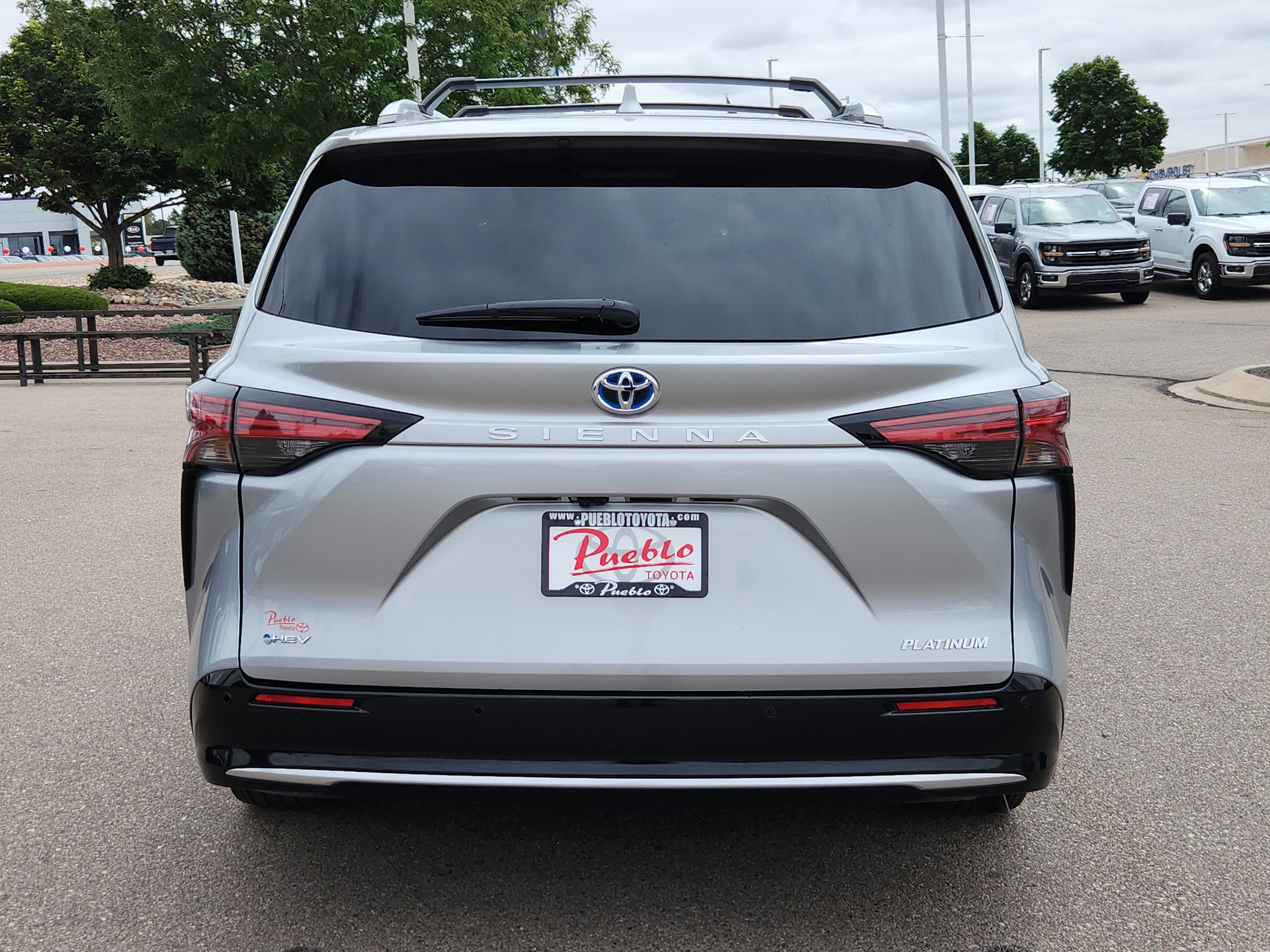 2025 Toyota Sienna Platinum