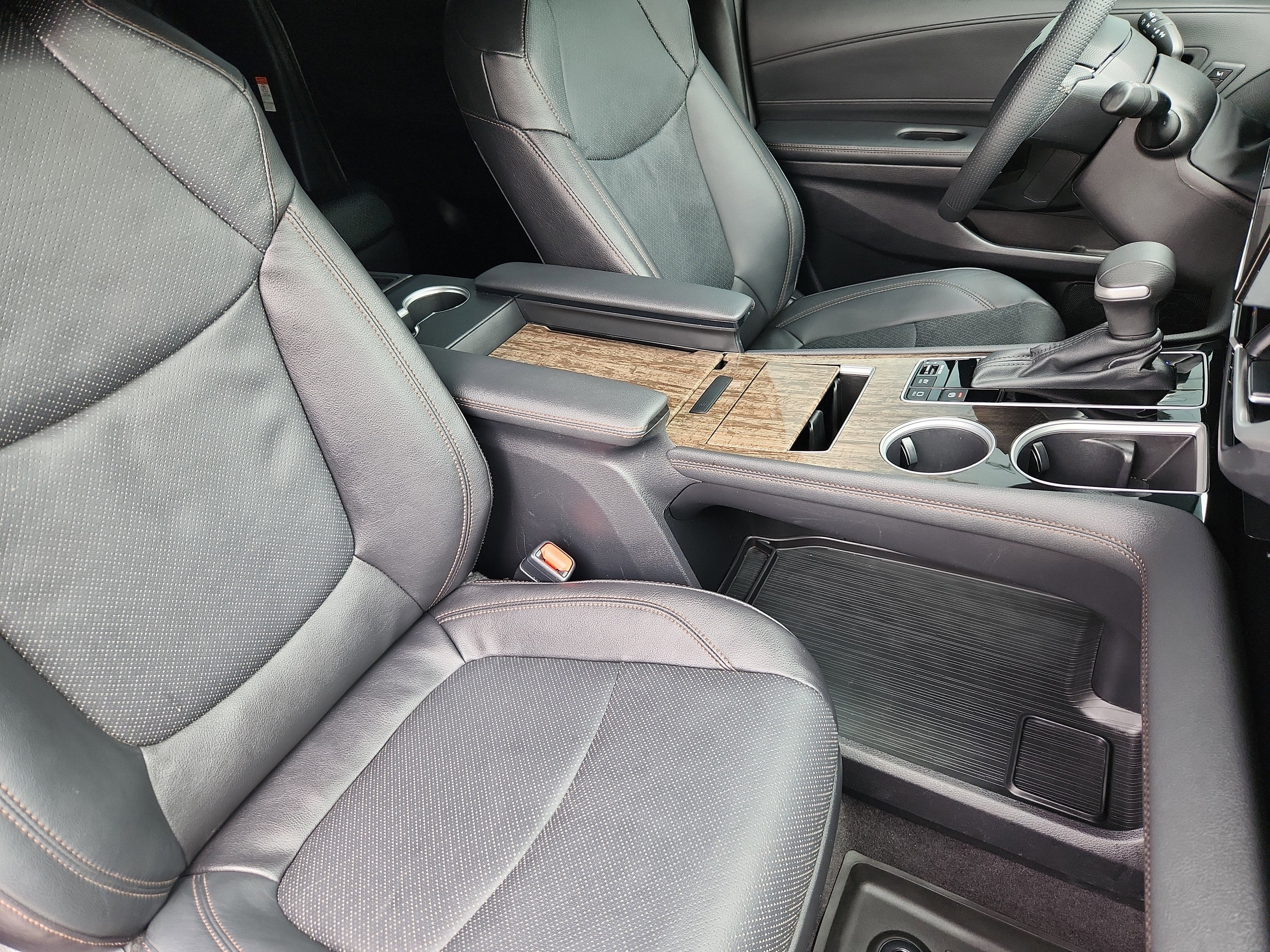 2025 Toyota Sienna Platinum