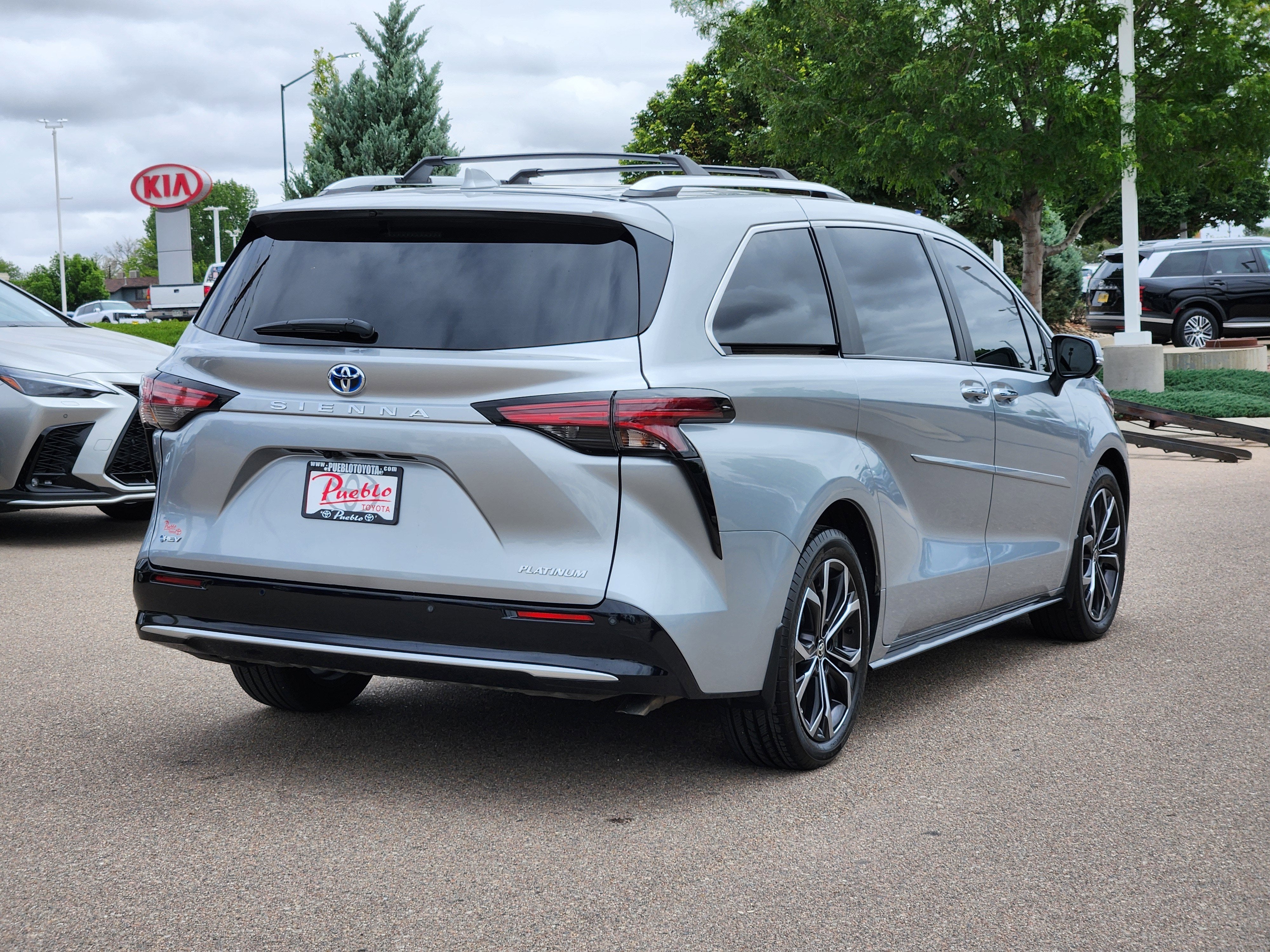 2025 Toyota Sienna Platinum