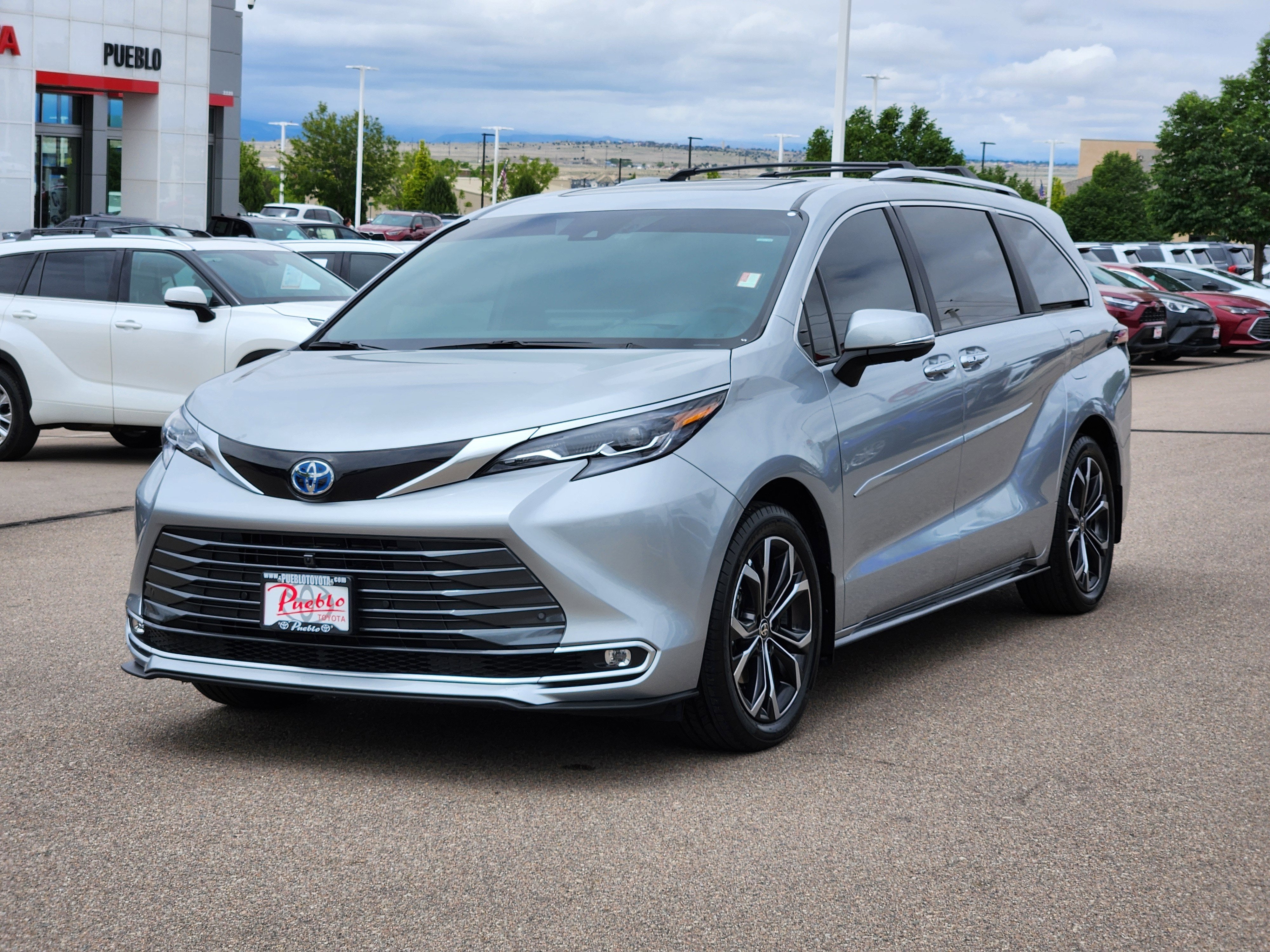 2025 Toyota Sienna Platinum