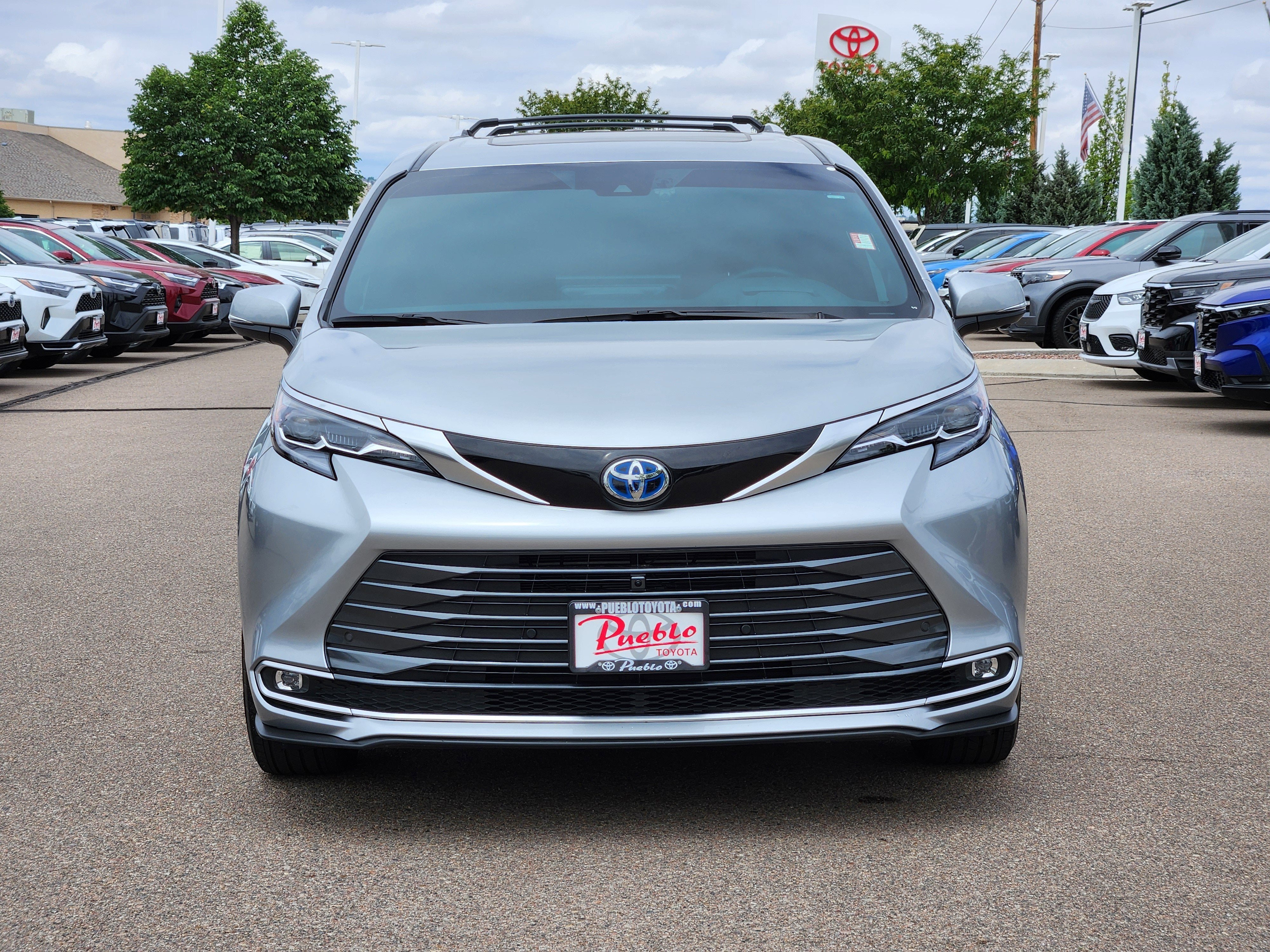 2025 Toyota Sienna Platinum