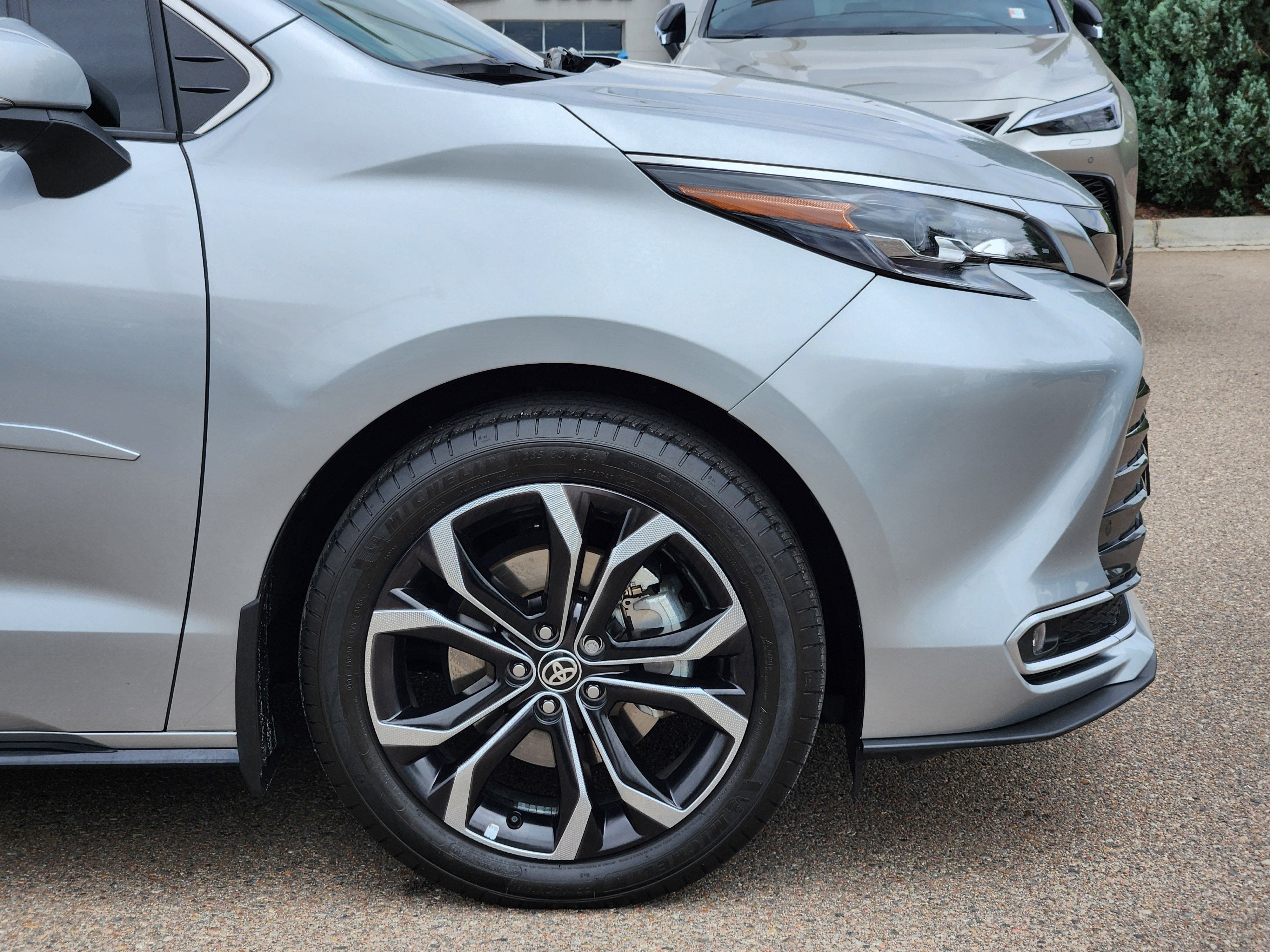 2025 Toyota Sienna Platinum