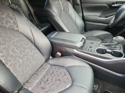 2024 Toyota Highlander UP