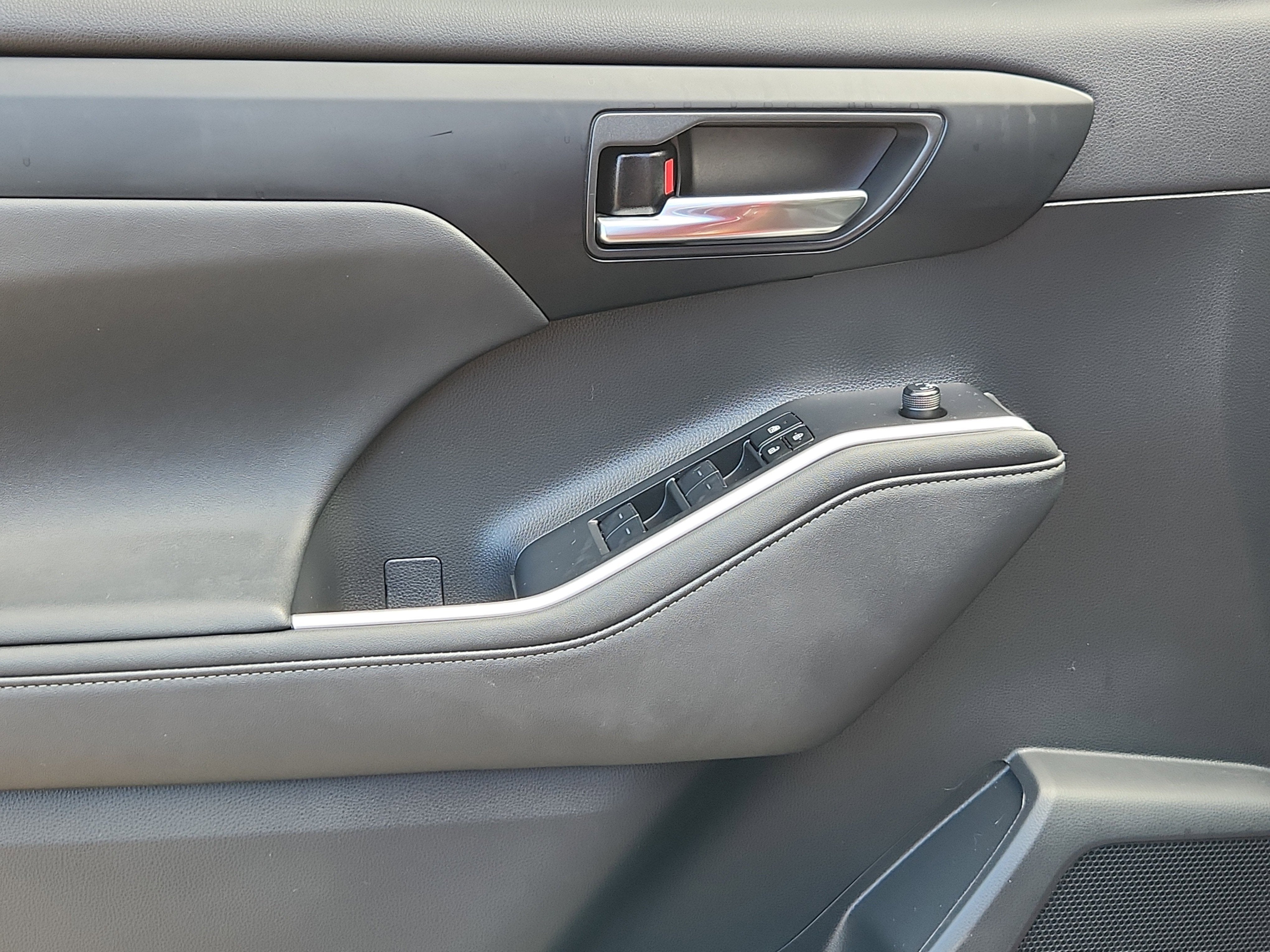 2024 Toyota Highlander UP