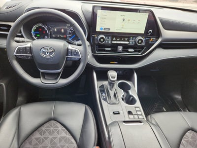 2024 Toyota Highlander UP