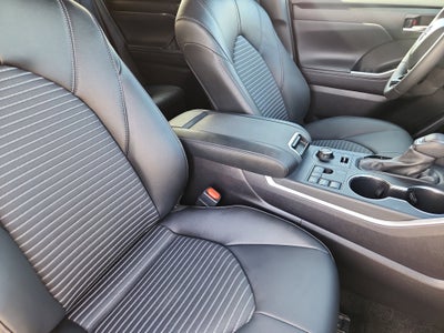 2025 Toyota Highlander XSE