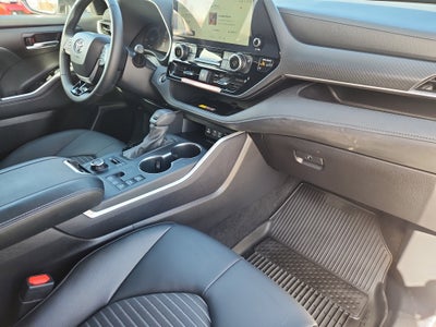 2025 Toyota Highlander XSE
