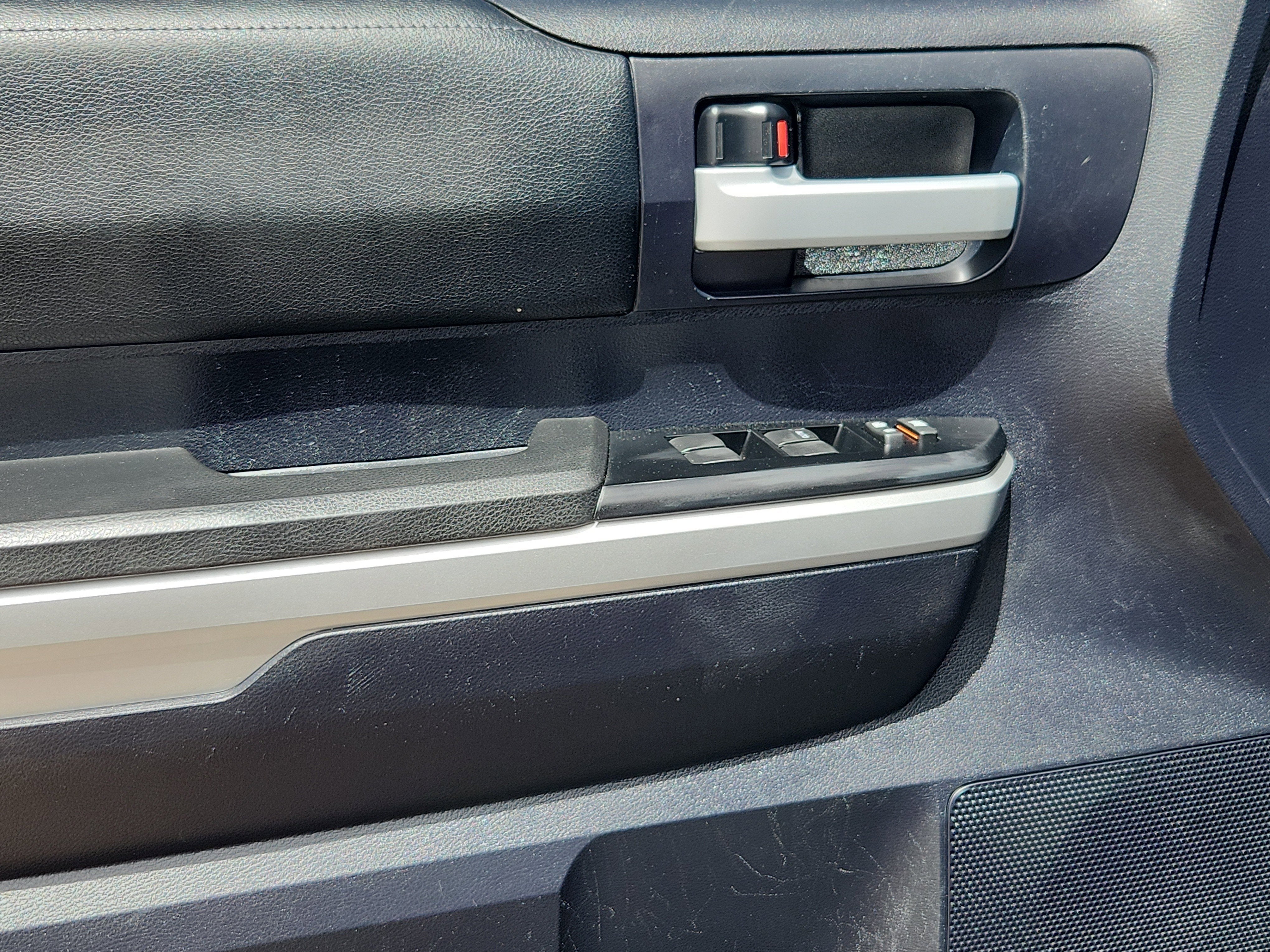 2014 Toyota Tundra SR5