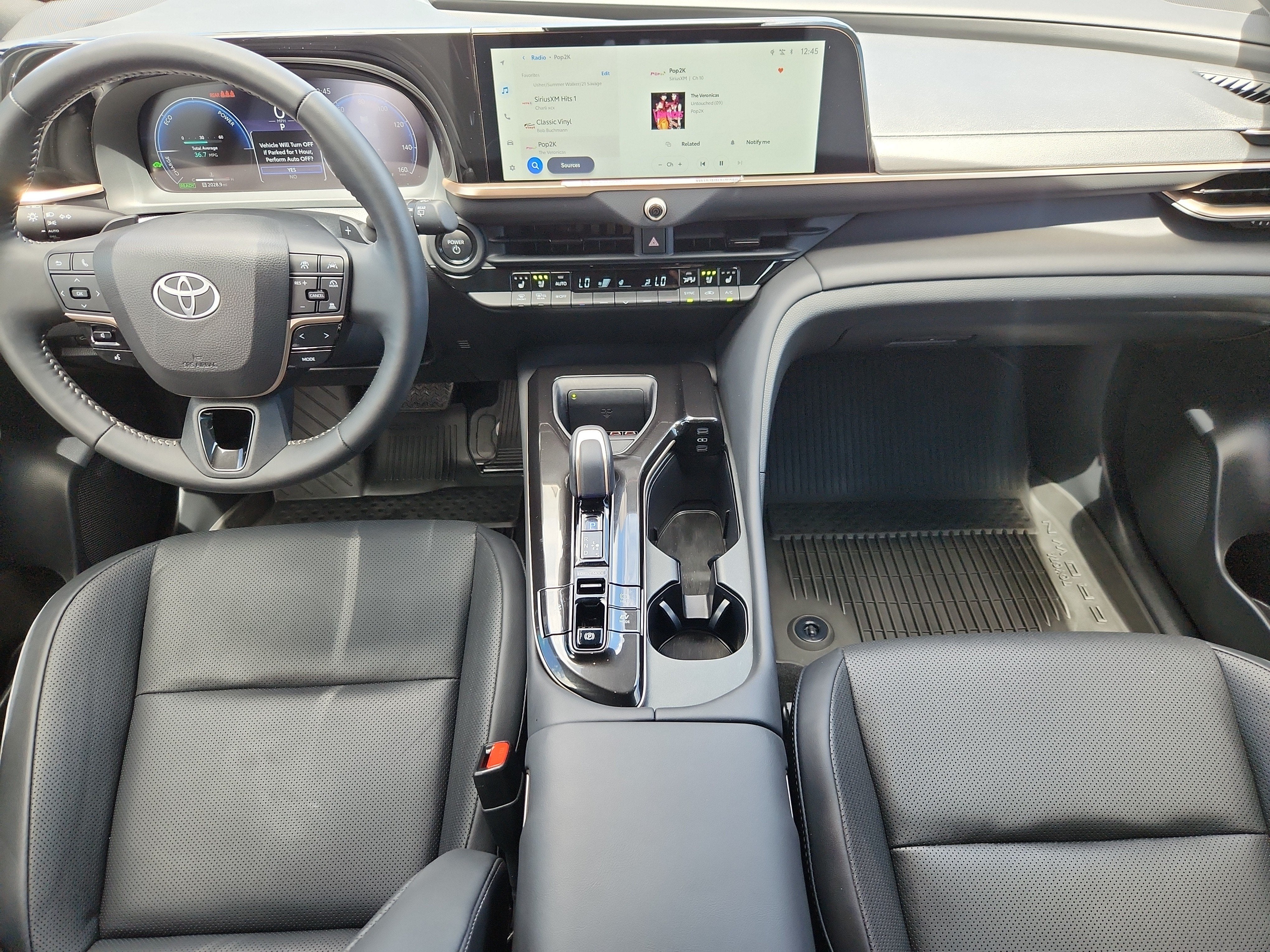 2025 Toyota Crown Signia UP