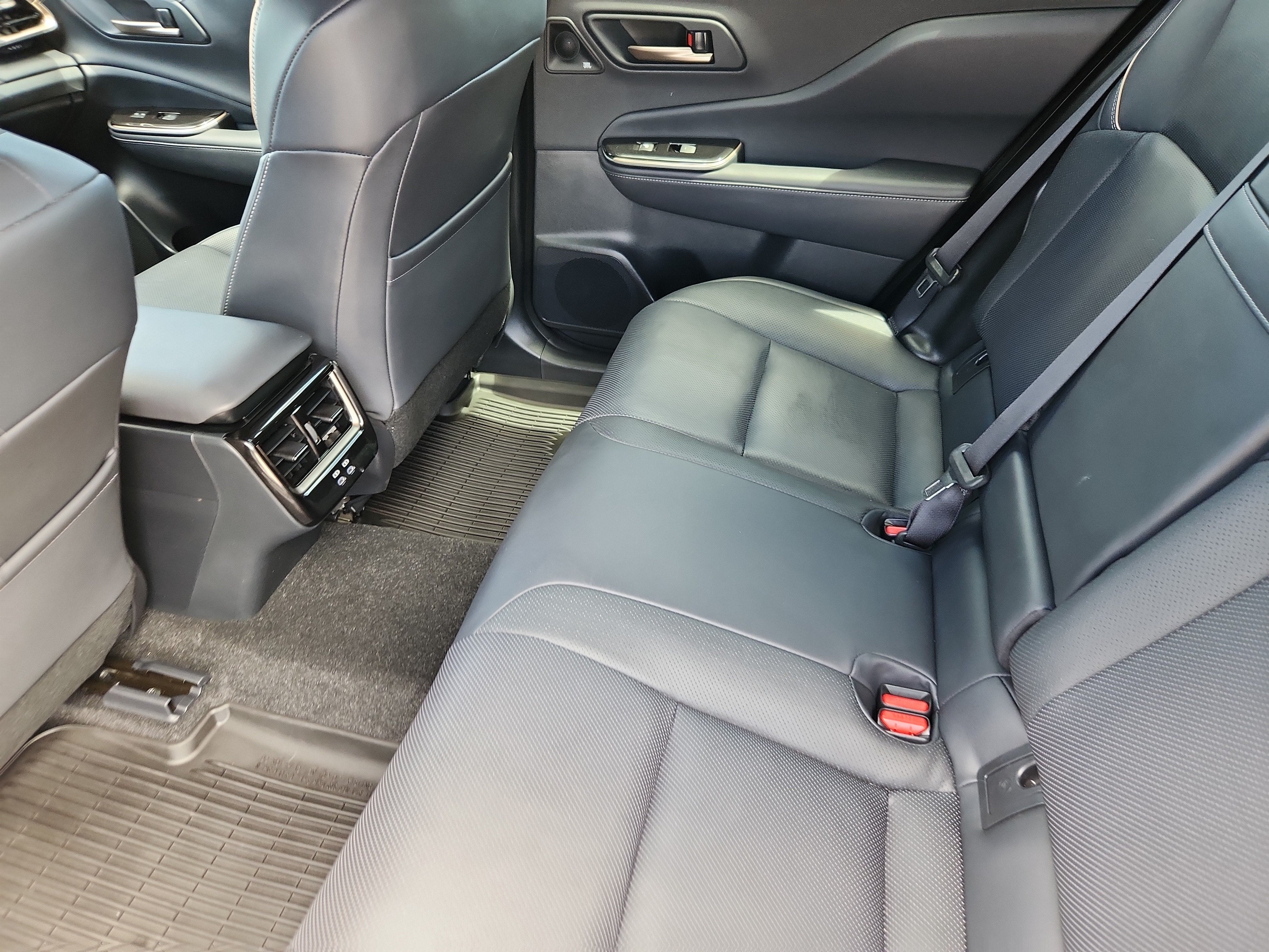 2025 Toyota Crown Signia UP
