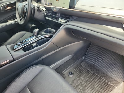 2025 Toyota Crown Signia UP