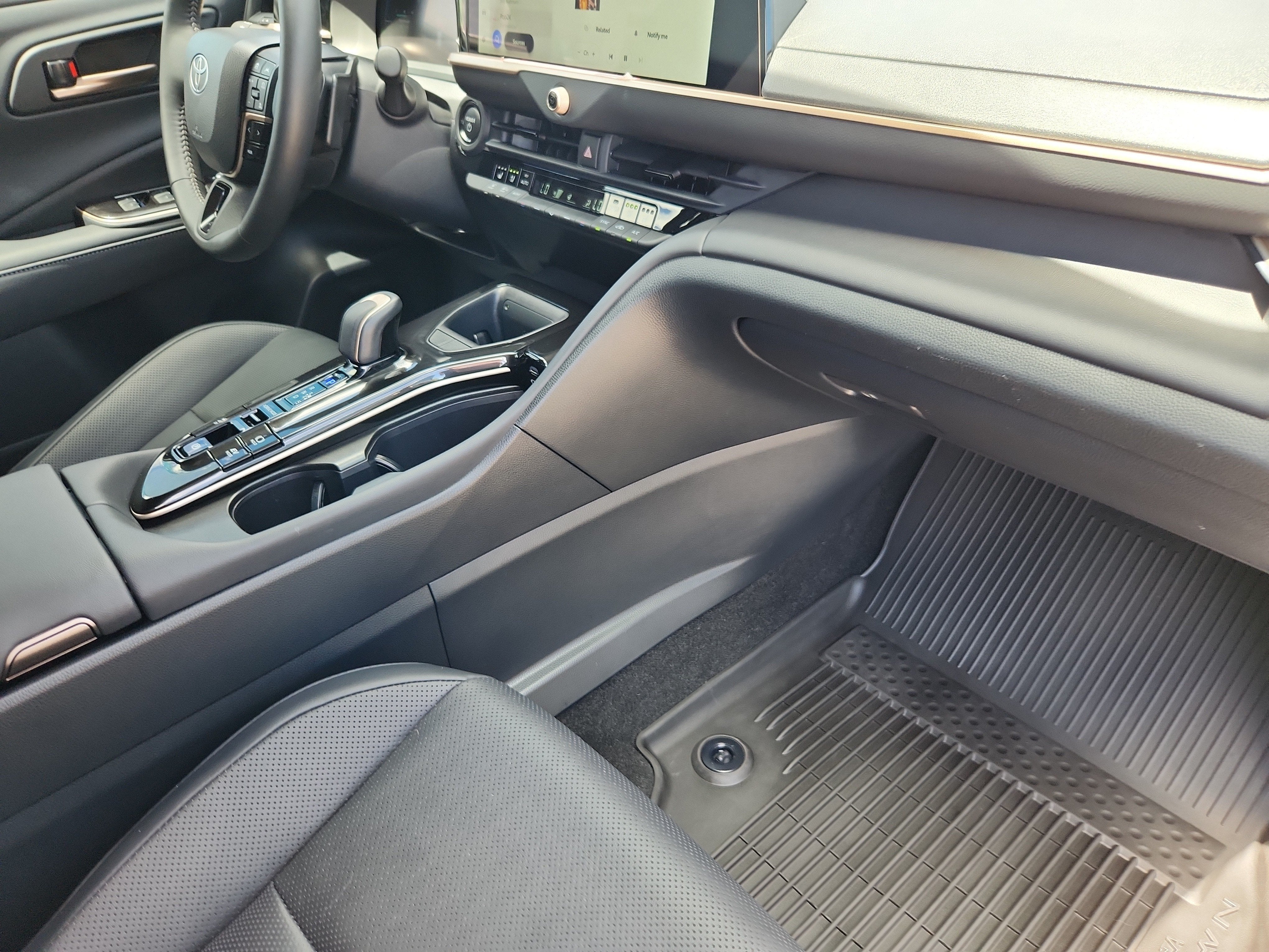 2025 Toyota Crown Signia UP
