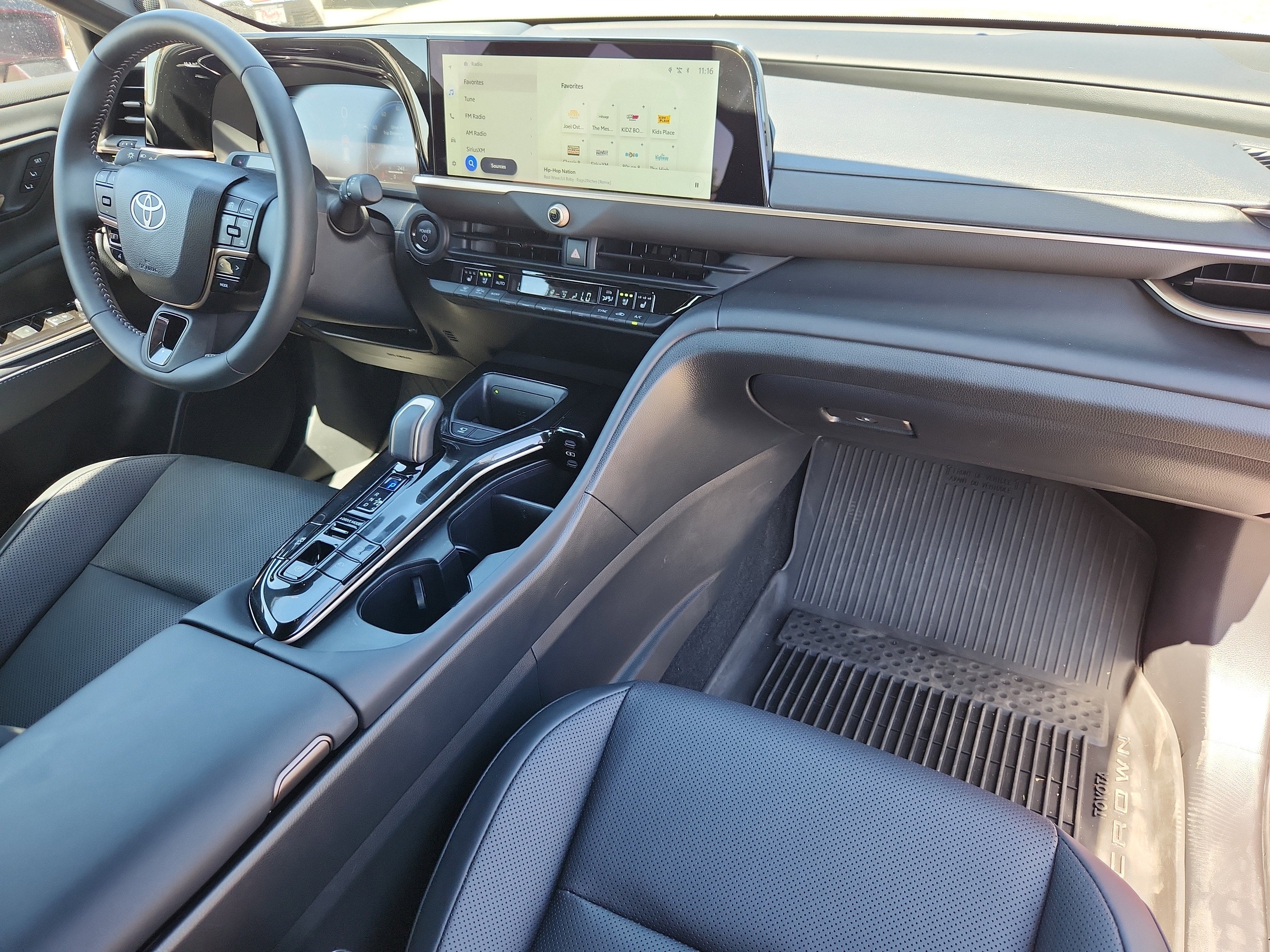 2025 Toyota Crown Signia Limited