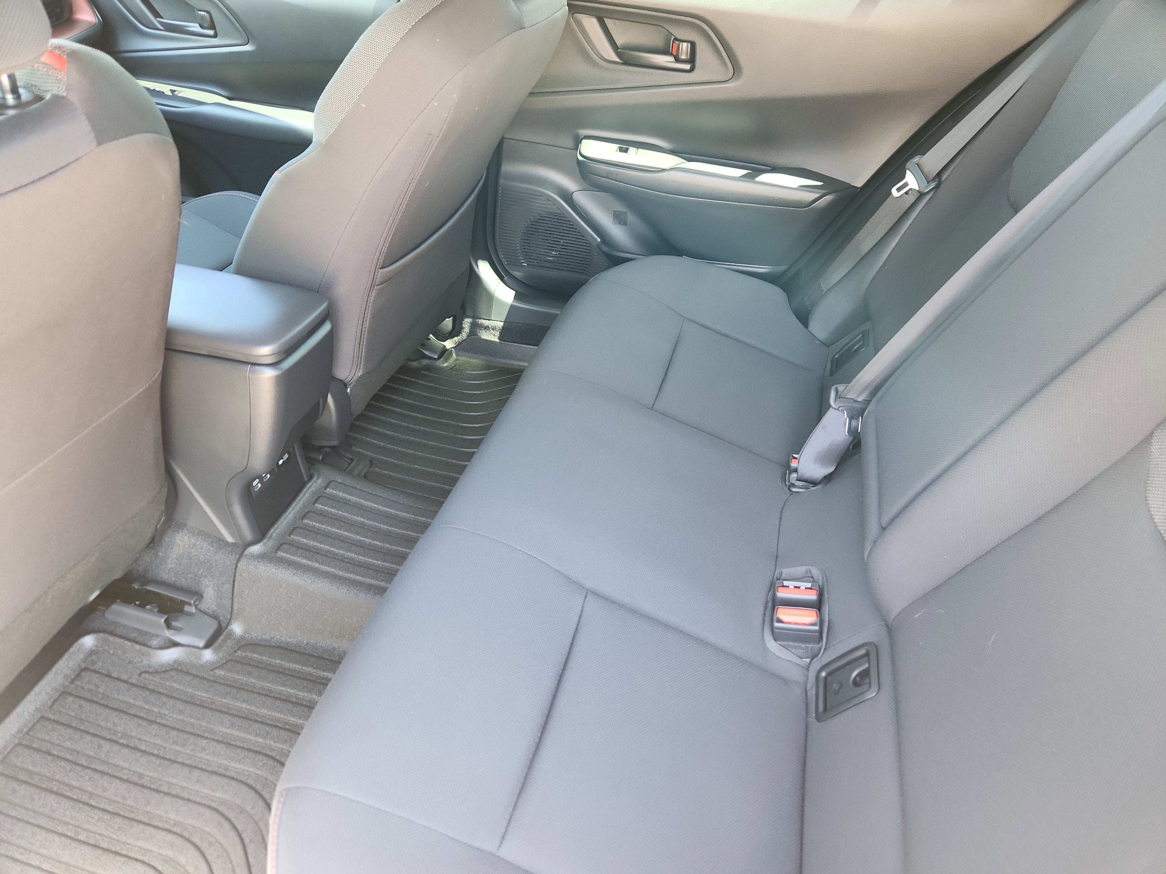 2025 Toyota Prius Plug-In Hybrid SE