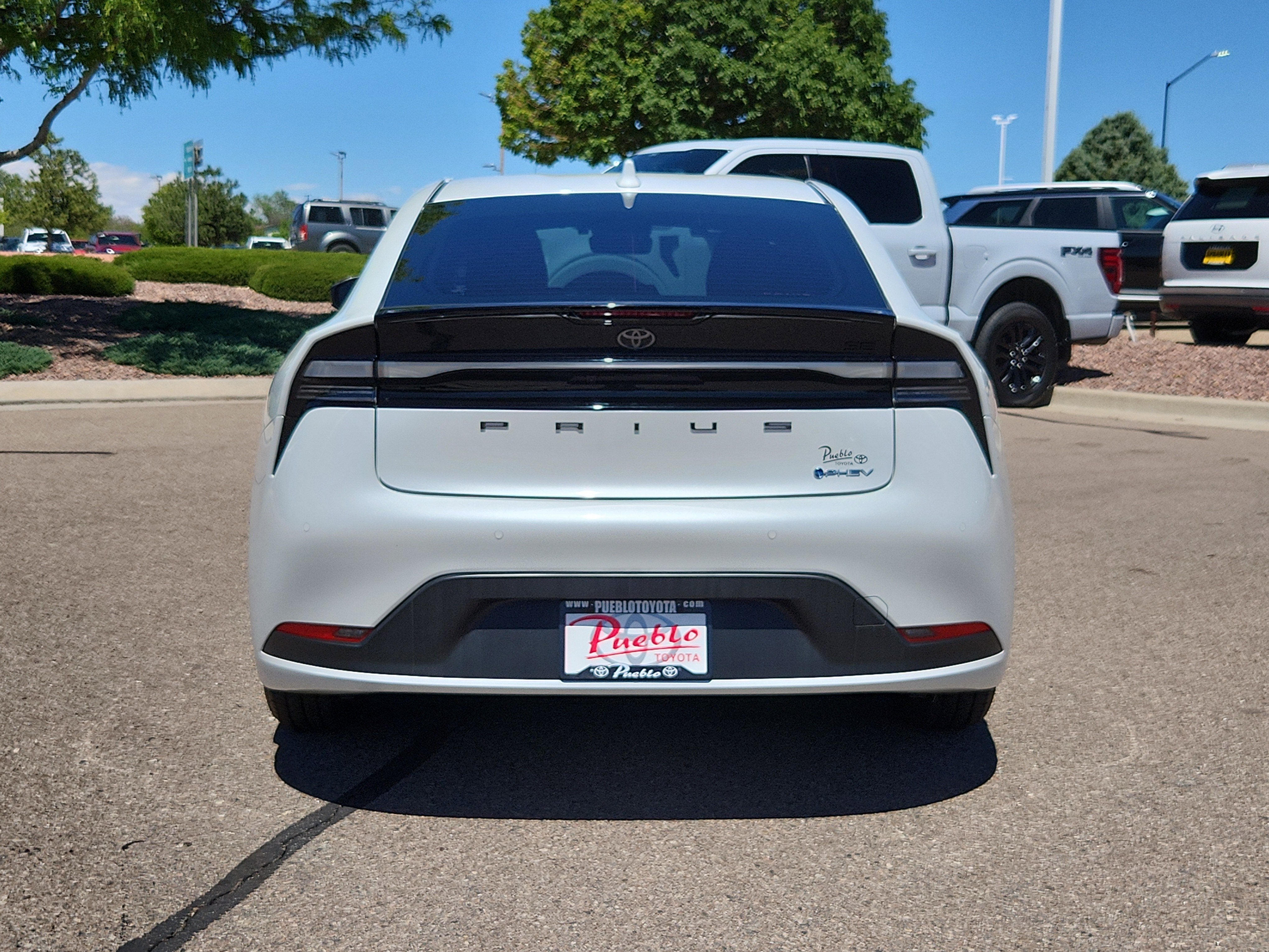 2025 Toyota Prius Plug-In Hybrid SE