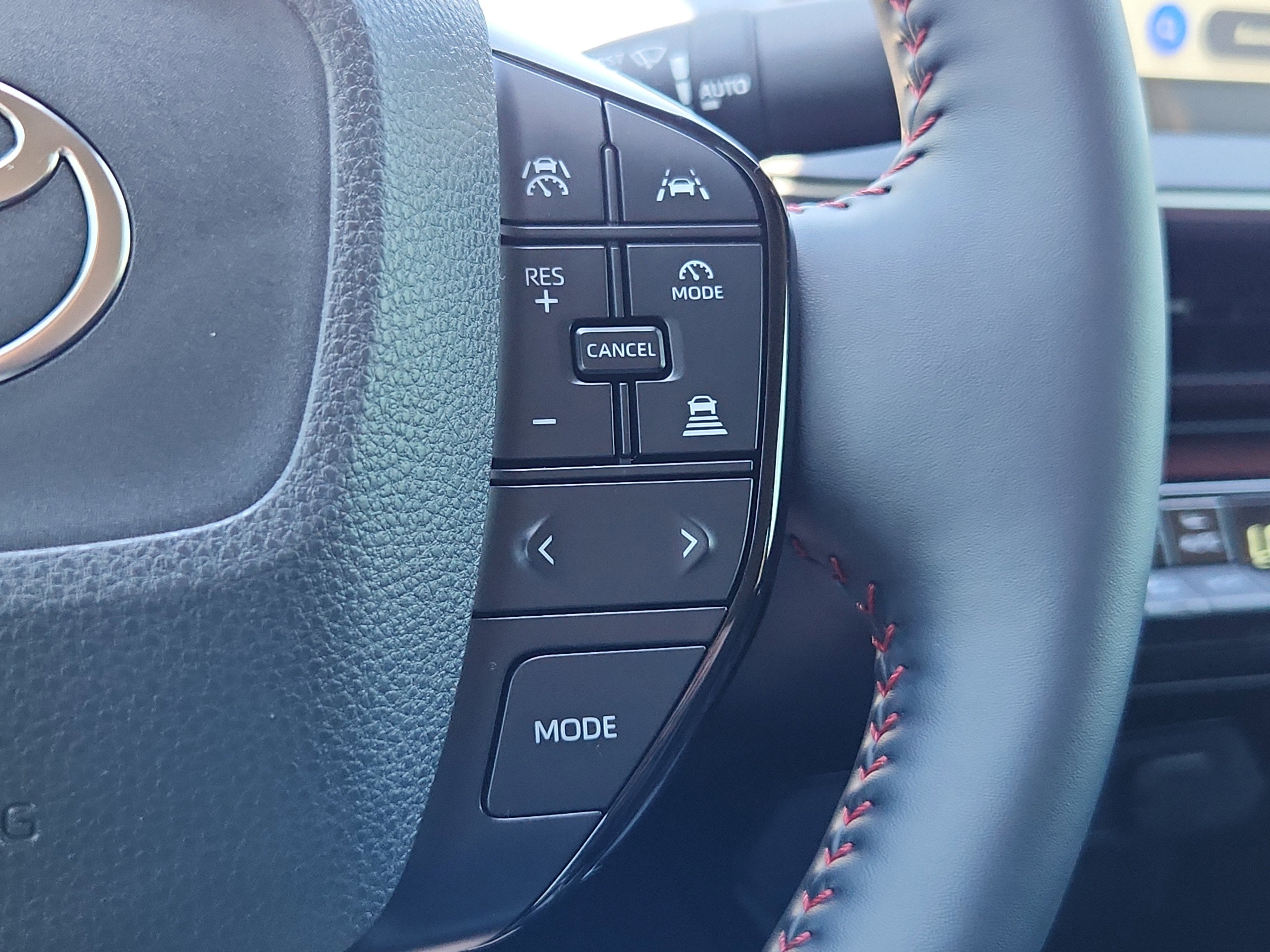 2025 Toyota Prius Plug-In Hybrid SE