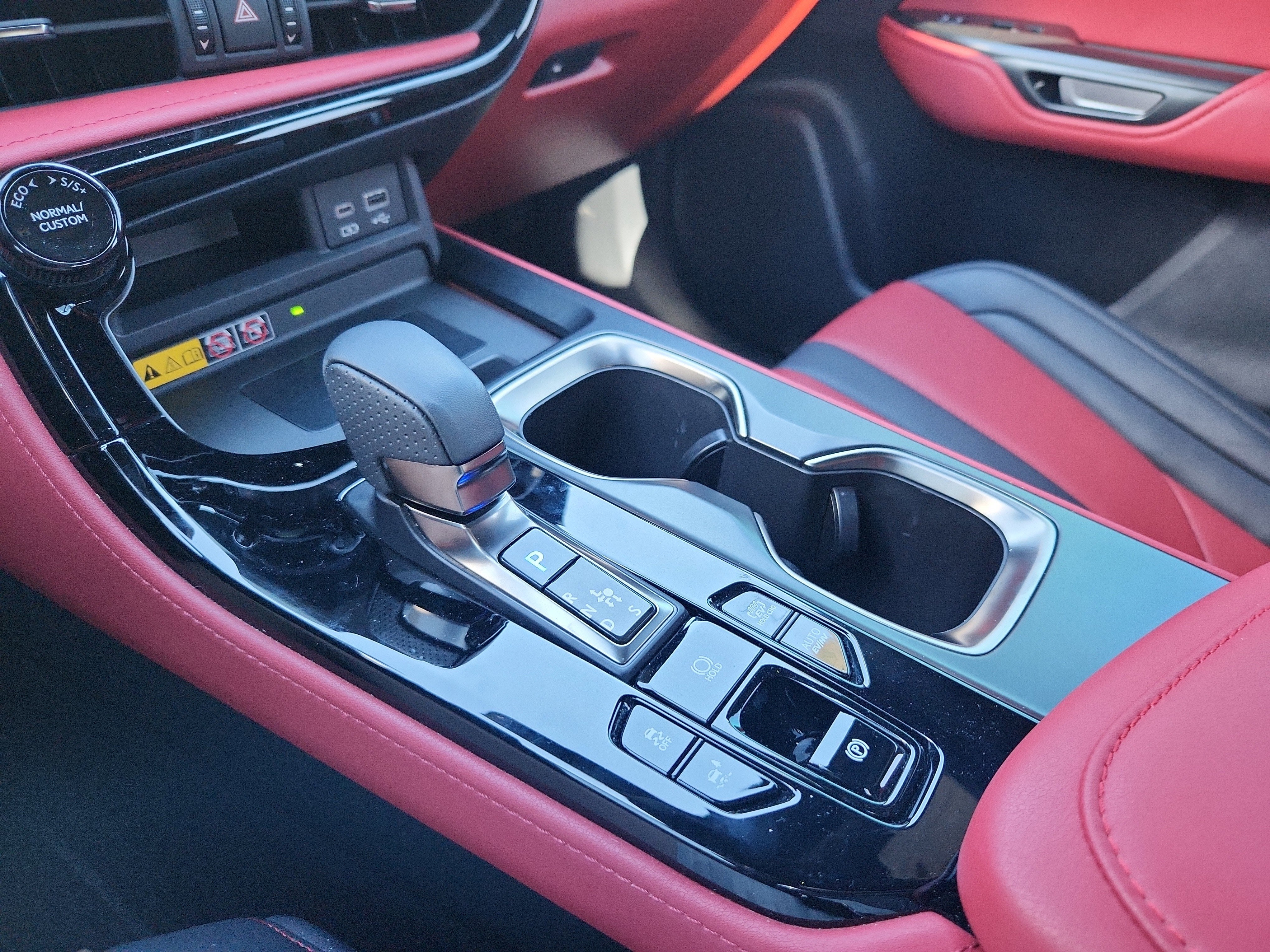 2024 Lexus NX NX 450h+ F SPORT Handling